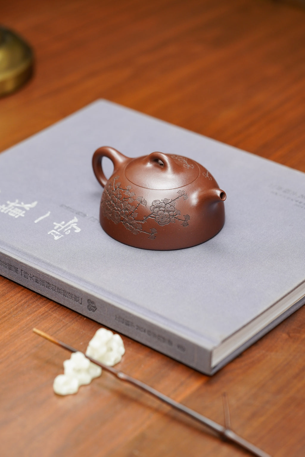 中国紫砂界当代梅王·朱炳浩(石陶）本工巅峰臻品《半月壶》——原矿优质底槽清·180cc
