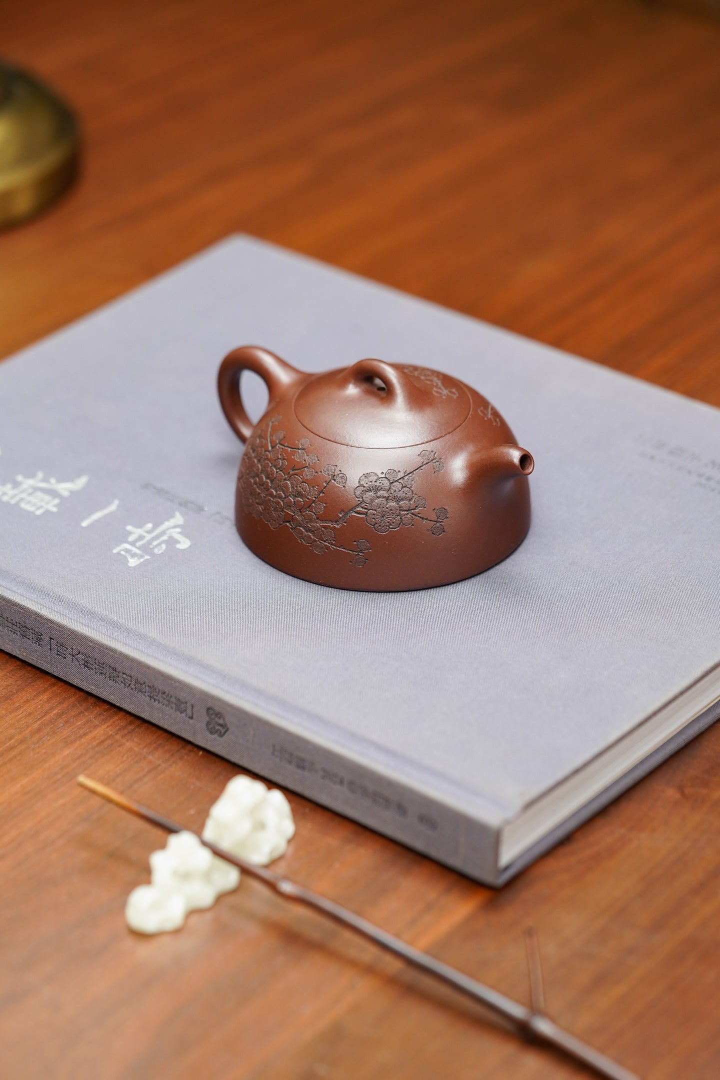 中国紫砂界当代梅王·朱炳浩(石陶）本工巅峰臻品《半月壶》——原矿优质底槽清·180cc