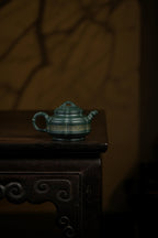 范大生嫡脉·江苏省大师范秀芳·紫砂臻品《六方隐角竹鼓壶》——优质九龄君子兰·330cc（入册款代表作）