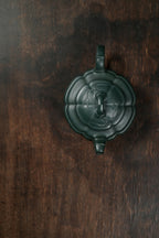 范大生嫡脉·江苏省大师范秀芳·紫砂臻品《六方隐角竹鼓壶》——优质九龄君子兰·330cc（入册款代表作）