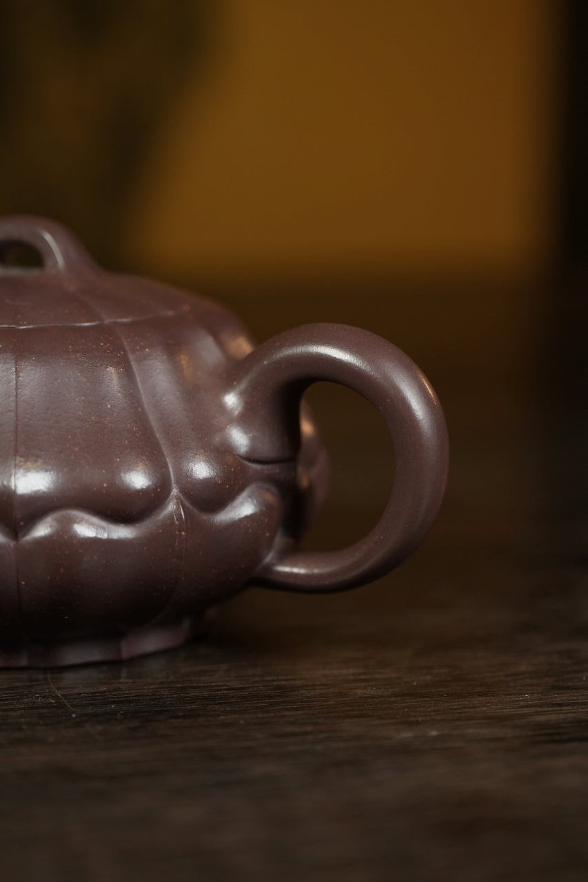范大生嫡脉·江苏省大师范秀芳·紫砂臻品《扁合菱壶》——原矿优质天青泥·300cc（入册款代表作）