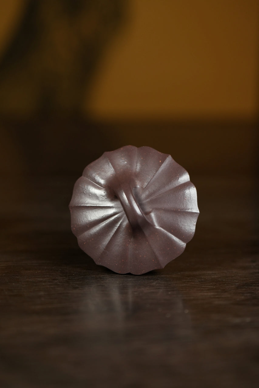 范大生嫡脉·江苏省大师范秀芳·紫砂臻品《扁合菱壶》——原矿优质天青泥·300cc（入册款代表作）