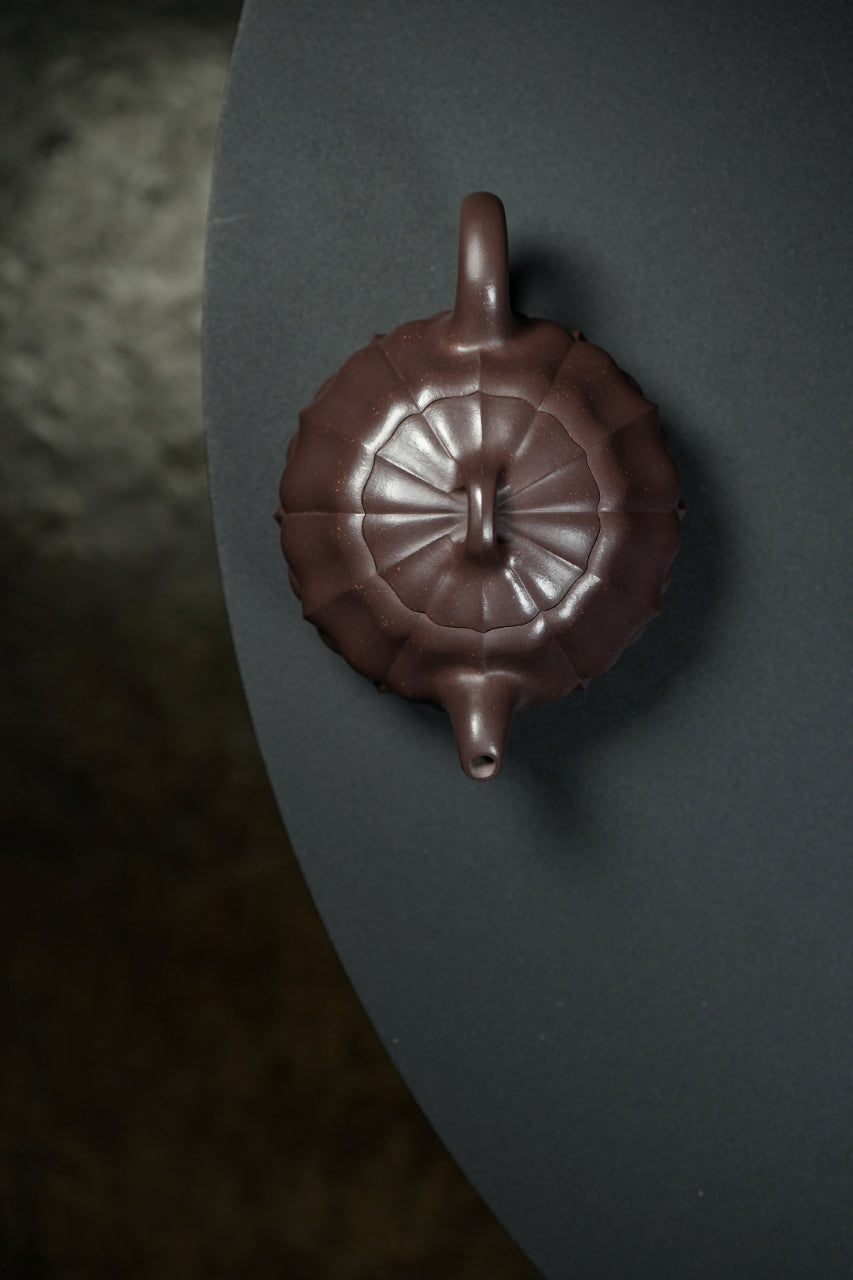 范大生嫡脉·江苏省大师范秀芳·紫砂臻品《扁合菱壶》——原矿优质天青泥·300cc（入册款代表作）