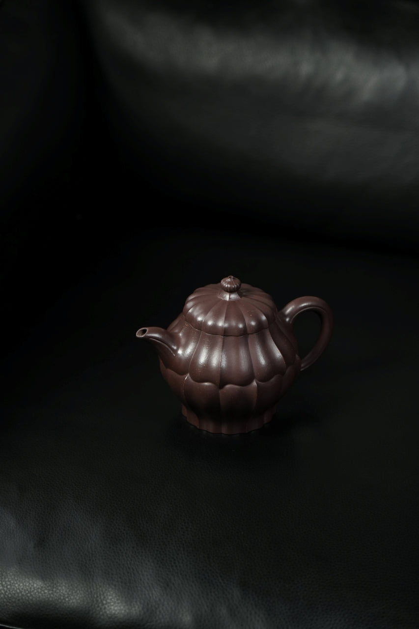 范大生嫡脉·江苏省大师范秀芳·紫砂臻品《高合菱壶》——原矿优质天青泥·330cc（入册款代表作）
