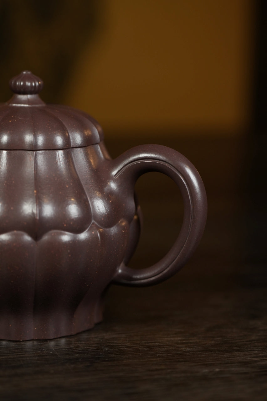 范大生嫡脉·江苏省大师范秀芳·紫砂臻品《高合菱壶》——原矿优质天青泥·330cc（入册款代表作）