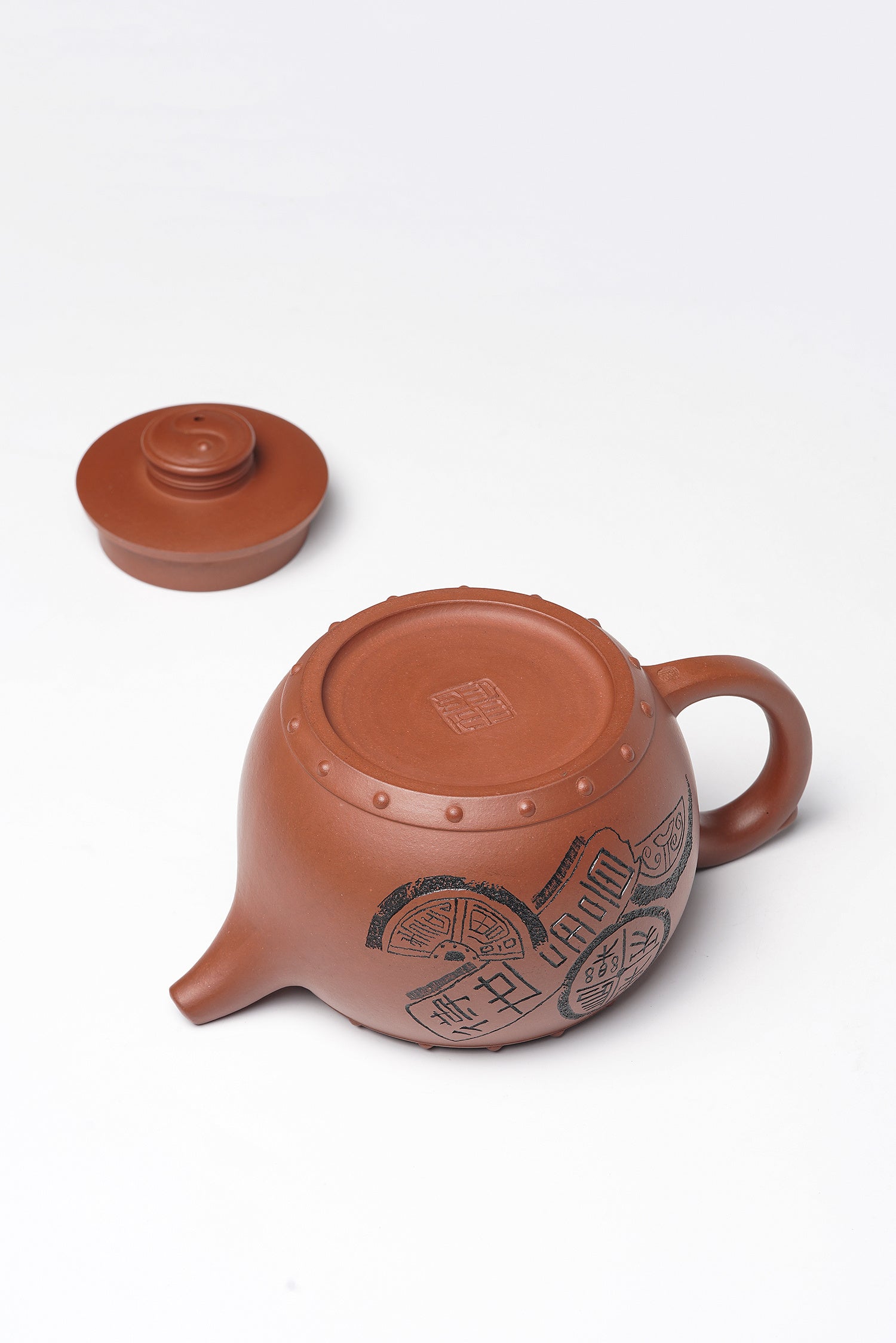 储立之大师传世典藏重器《太极鼓壶》是礼藏双宜首选的高端艺术品！  ——原矿优质 红清水泥·550cc