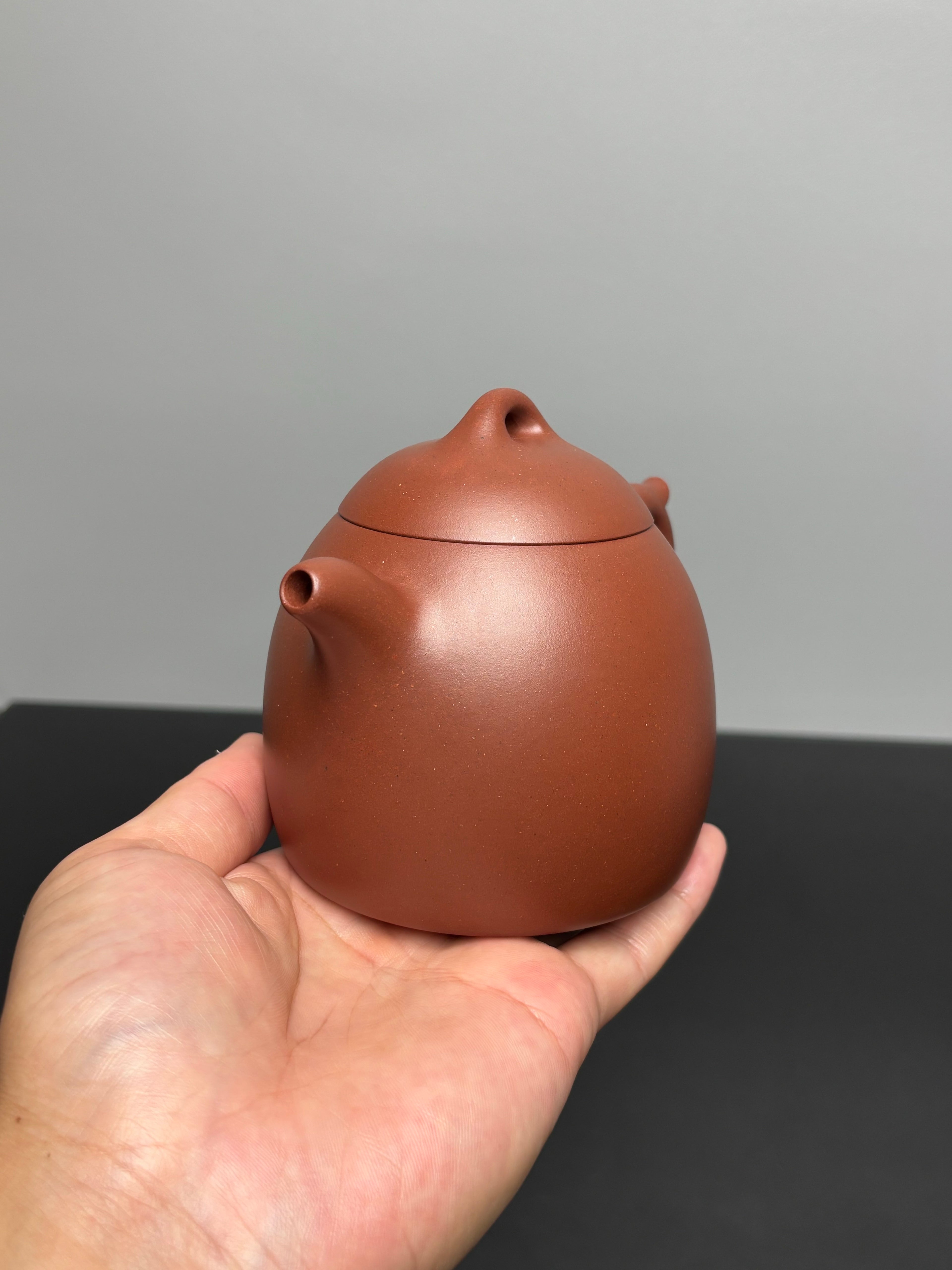 范泽锋高徒·邱爽紫砂潜力重器《秦权壶》｜礼藏皆宜高端艺术臻品👍——原矿优质底槽清·350cc