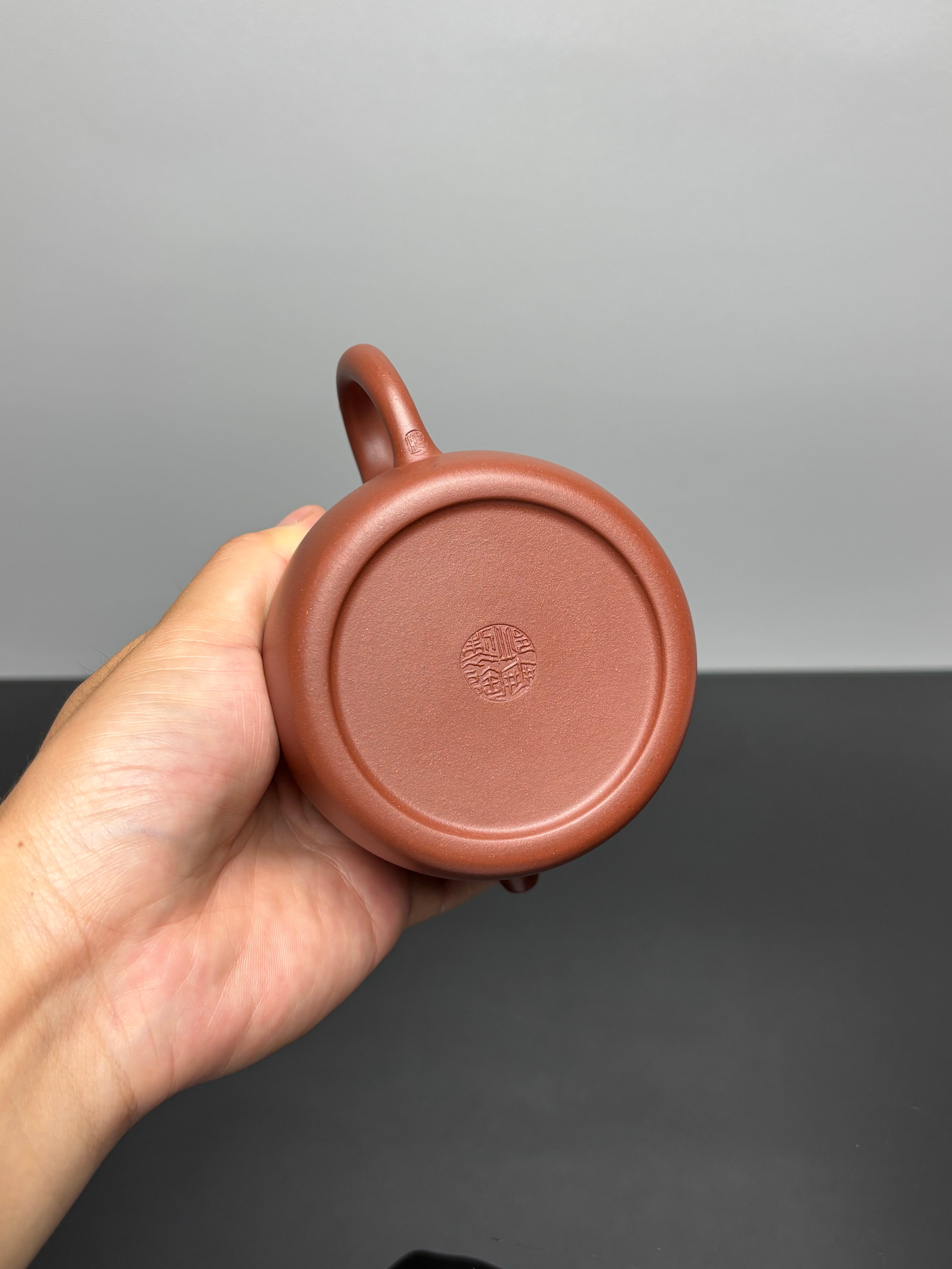 范泽锋高徒·邱爽紫砂潜力重器《秦权壶》｜礼藏皆宜高端艺术臻品👍——原矿优质底槽清·350cc