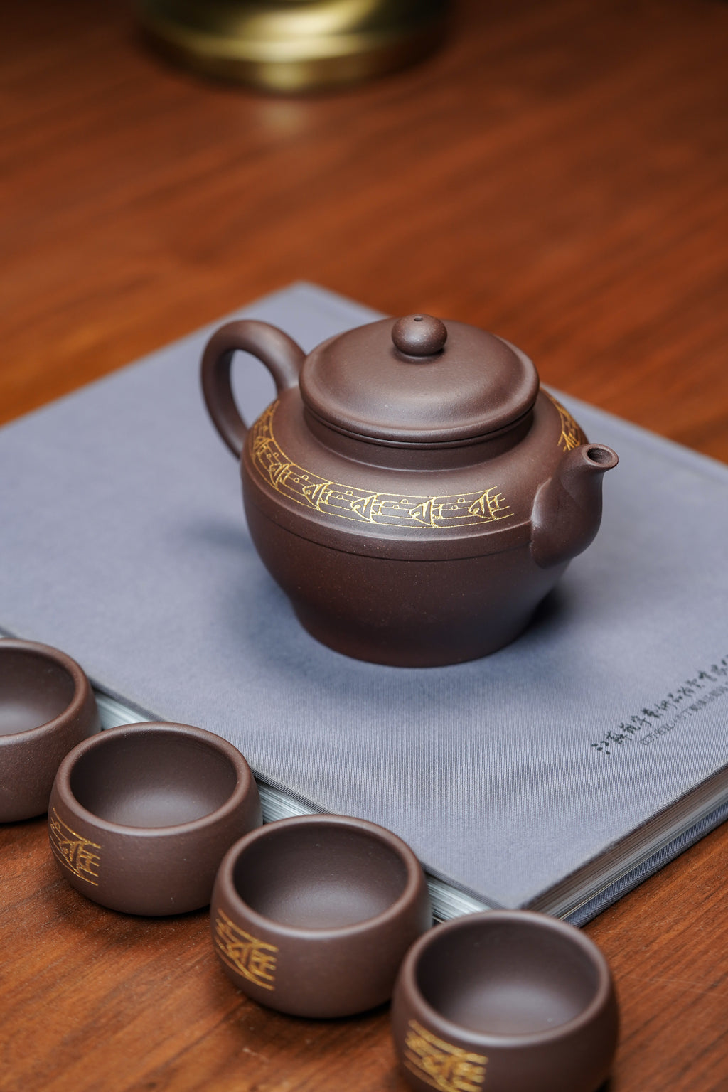 国匠臻藏 葛军大师·原创紫砂套组重器【线韵壶】，鼎级荣衔 业界标杆——原矿优质老紫泥 450cc