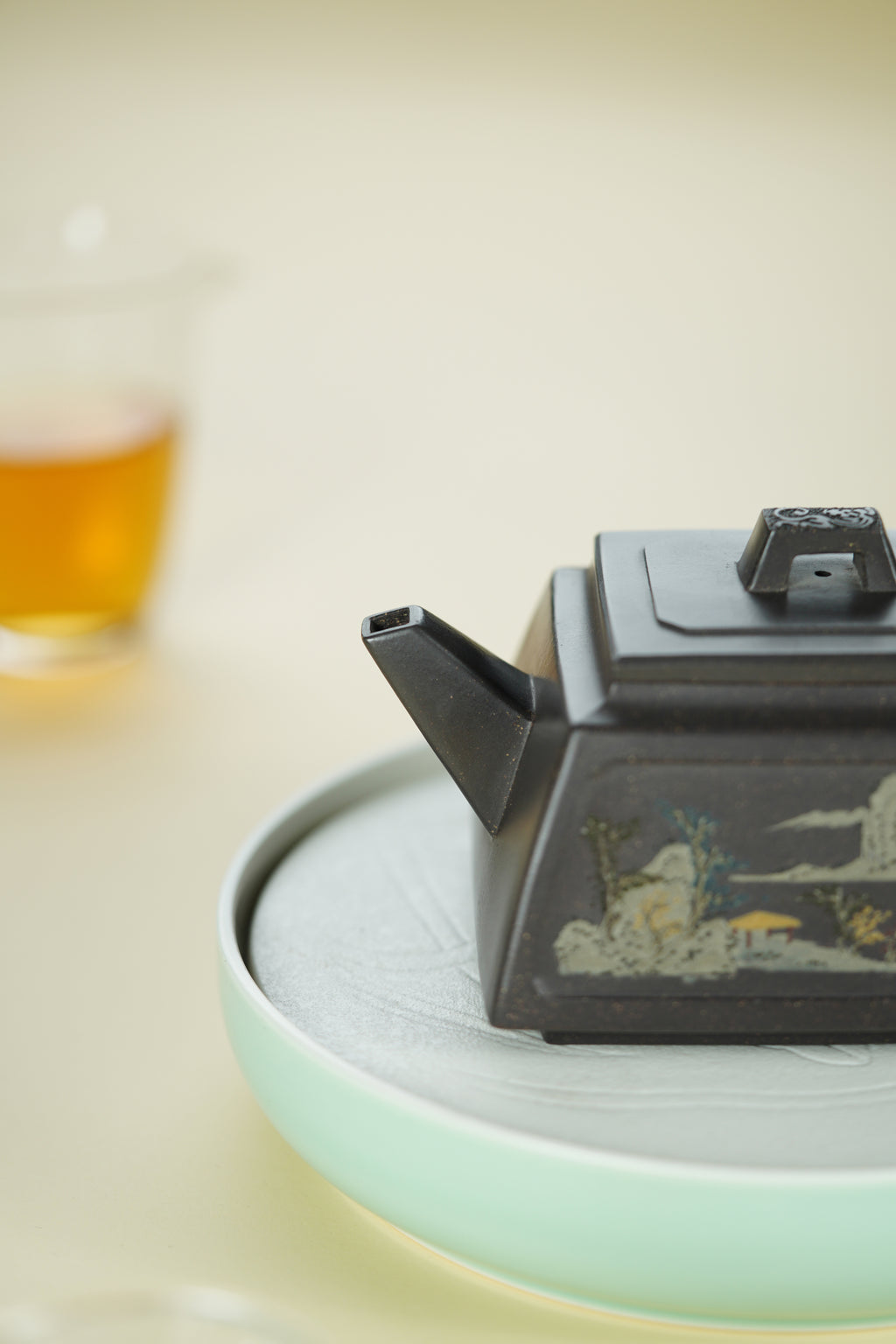 范大生嫡脉｜范秀芳制 范伟群装饰｜双省大师联诀紫砂臻品《锦绣四方壶》  ——原矿优质紫泥·450cc
