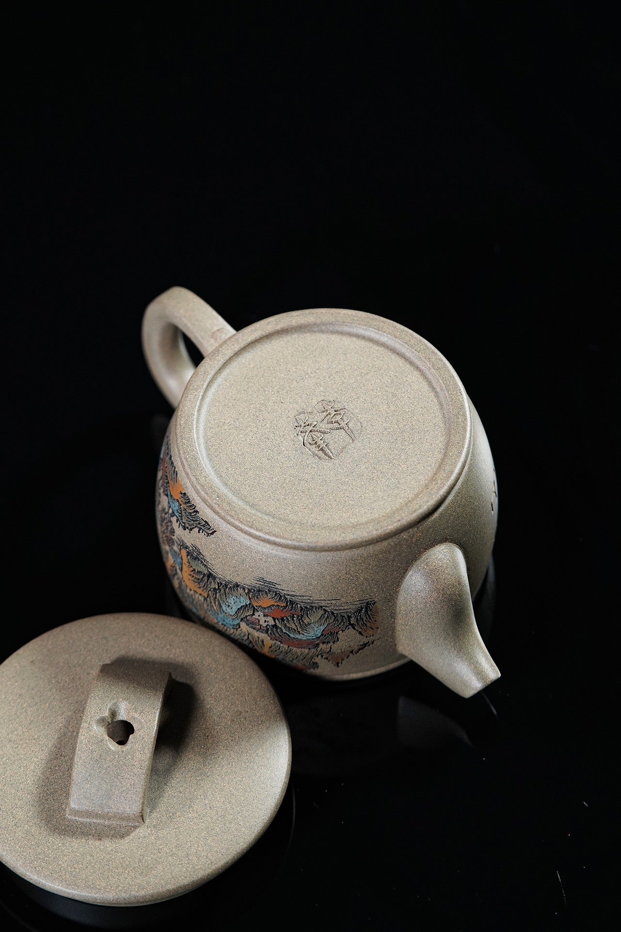 紫砂界彩刻山水标杆·李峰臻品《汉瓦壶》礼藏双绝 传世重器！  ——原矿优质青段·260cc