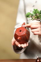 李峰大师·紫砂界彩刻山水标杆臻品《六方井栏壶》礼藏双绝 传世重器！  ——原矿优质底槽清·150cc