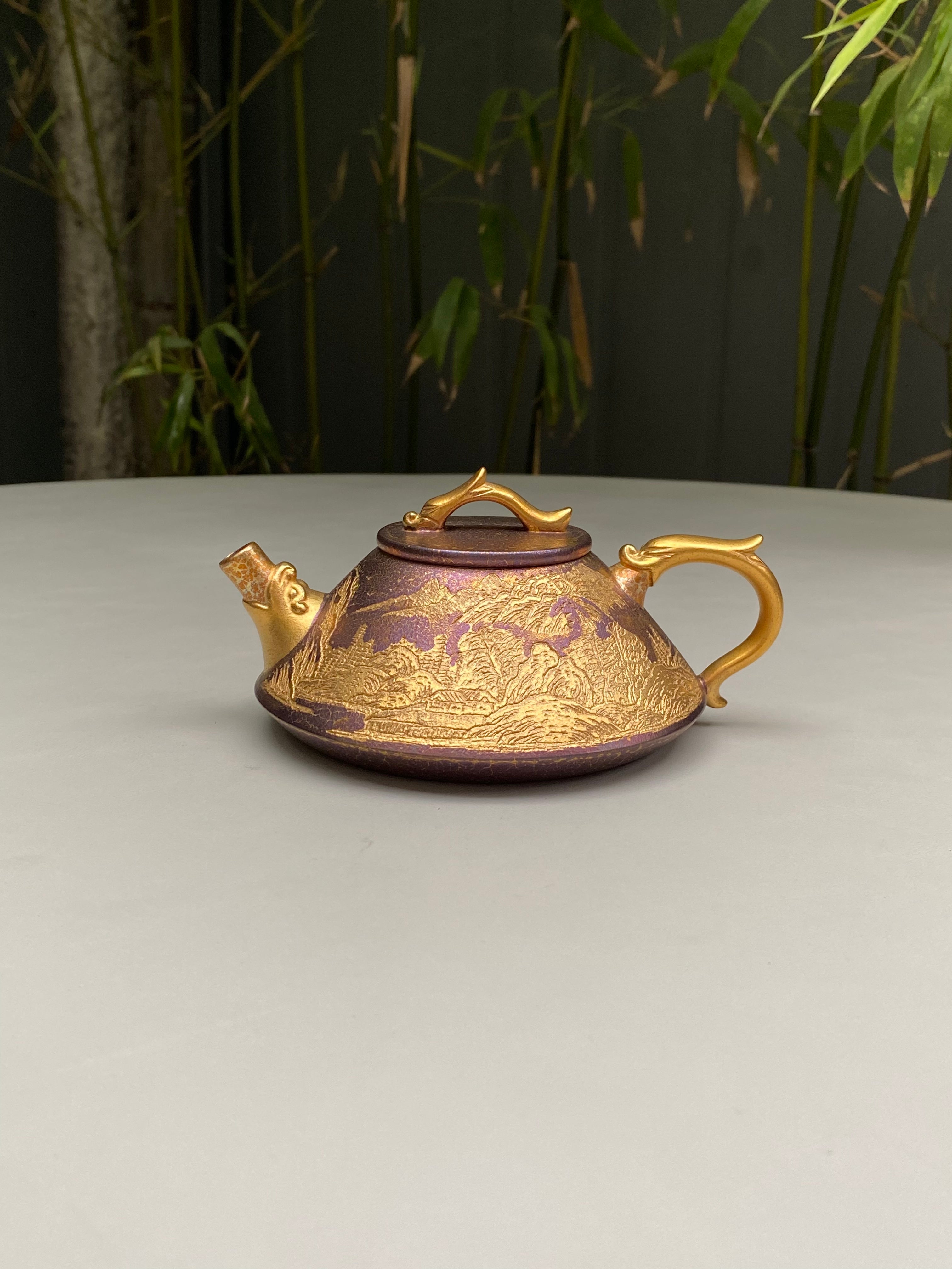 紫砂特色黄金紫晶贝壳烧【卧龙观山壶】与众不同的藏品！  ——原矿优质老紫泥·180cc ——著名紫砂艺术家·唐献超