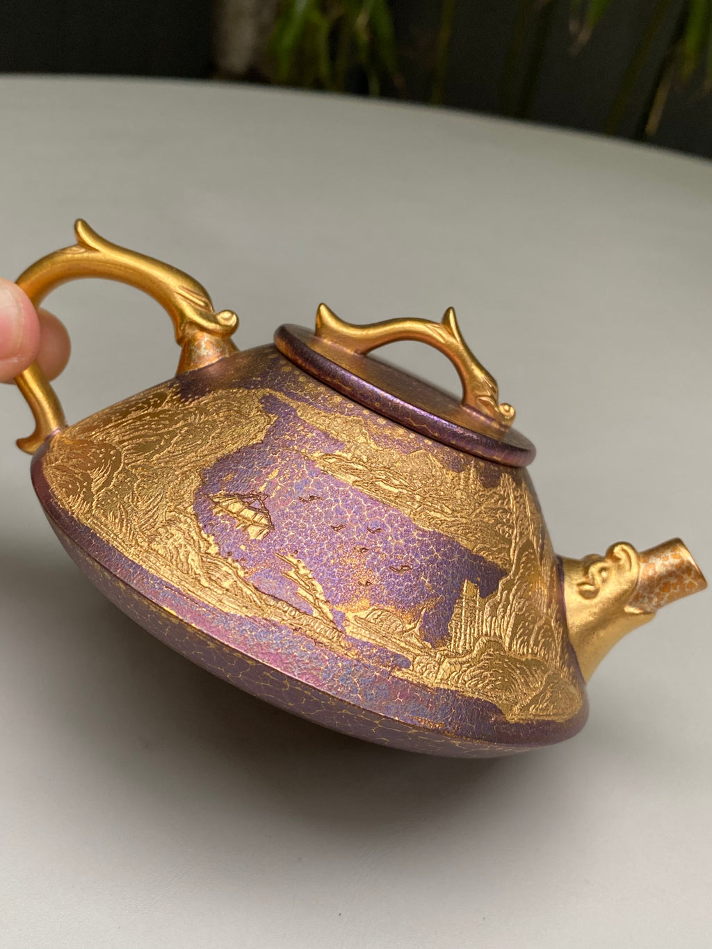 紫砂特色黄金紫晶贝壳烧【卧龙观山壶】与众不同的藏品！  ——原矿优质老紫泥·180cc ——著名紫砂艺术家·唐献超