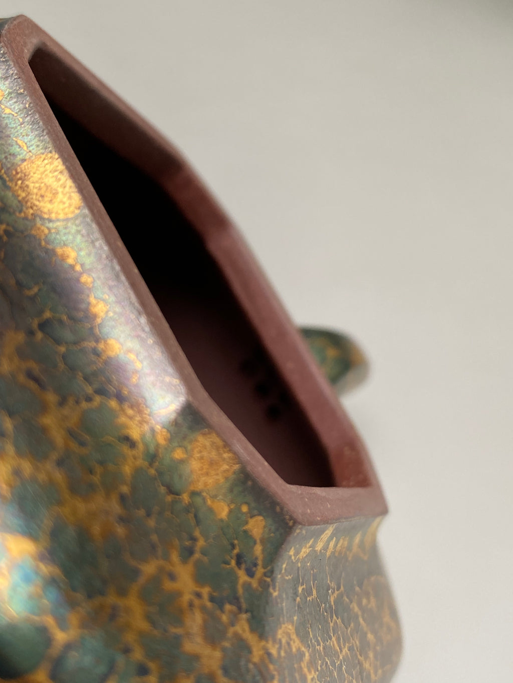 紫砂特色黄金紫晶贝壳烧【锦八方壶】与众不同的藏品！  ——原矿优质底槽清·330cc ——著名紫砂艺术家·吴文燕