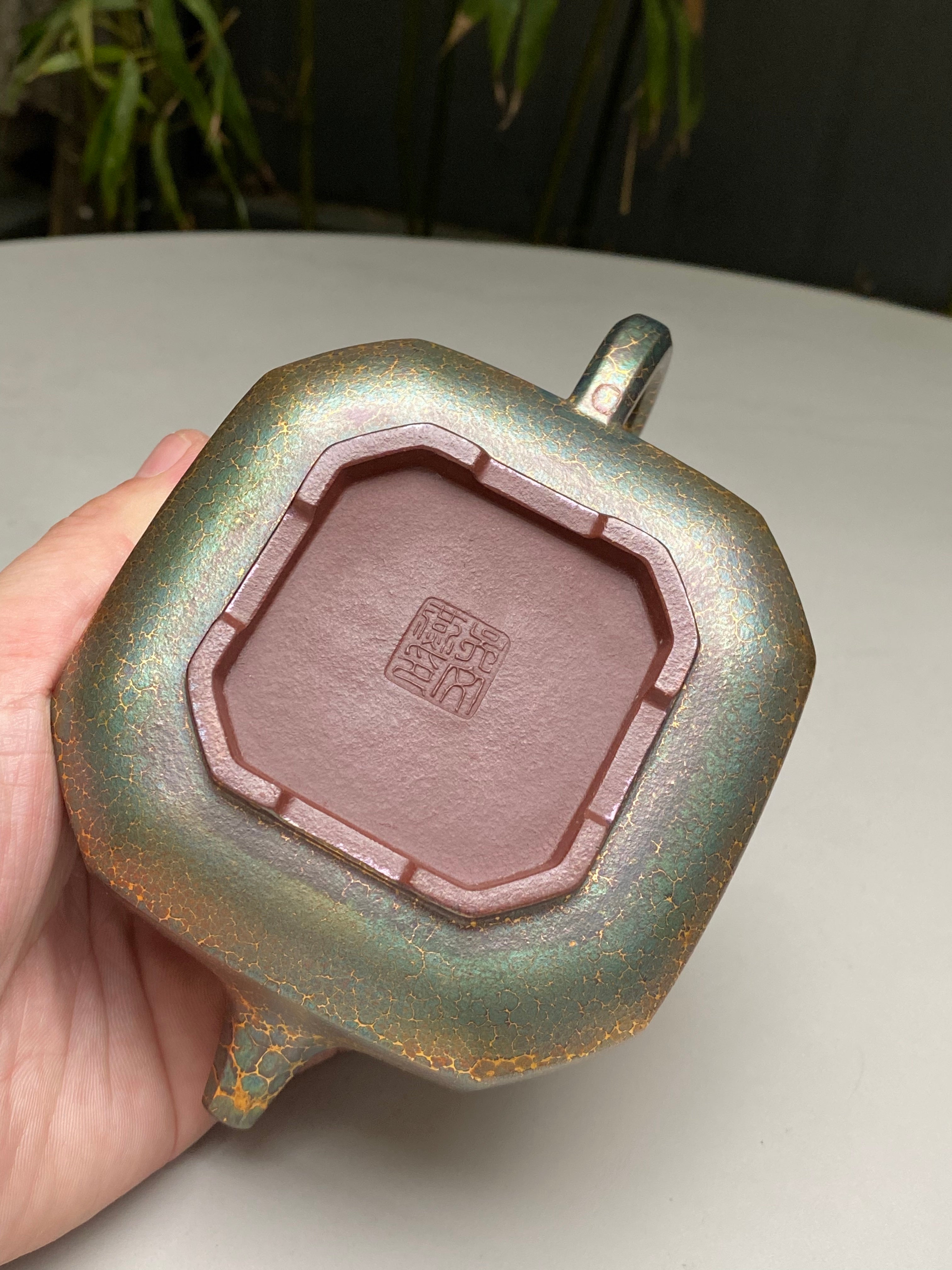 紫砂特色黄金紫晶贝壳烧【锦八方壶】与众不同的藏品！  ——原矿优质底槽清·330cc ——著名紫砂艺术家·吴文燕