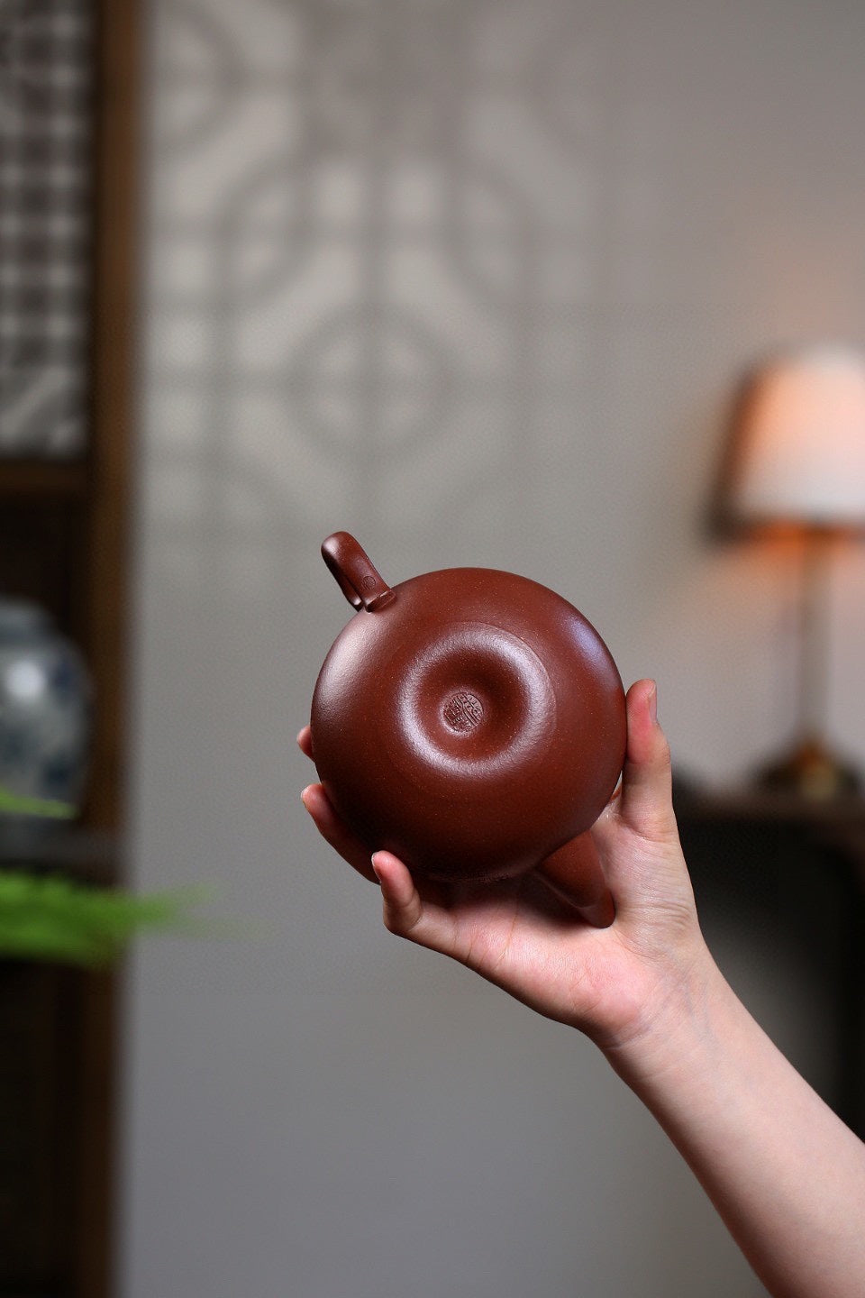 工艺师精品佳作推荐【龙珠】 原矿红降坡，约450cc，7孔出水 作者：潘老师 工艺美术师