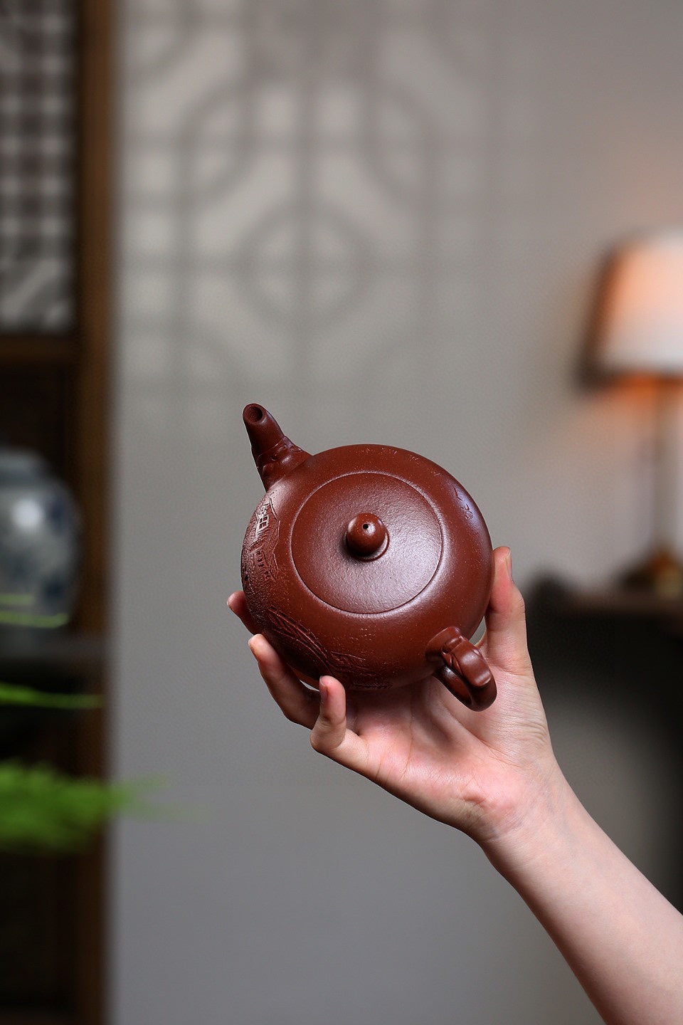 工艺师精品佳作推荐【龙珠】 原矿红降坡，约450cc，7孔出水 作者：潘老师 工艺美术师