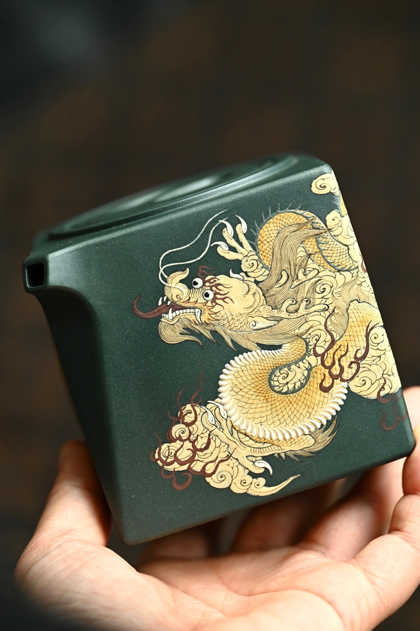 ￼阳羡四方·全手工/多届全手工大赛二等奖大拍陶手吴涛作品 /泥绘名家褚萍泥绘 /容量320cc/苏门答腊青