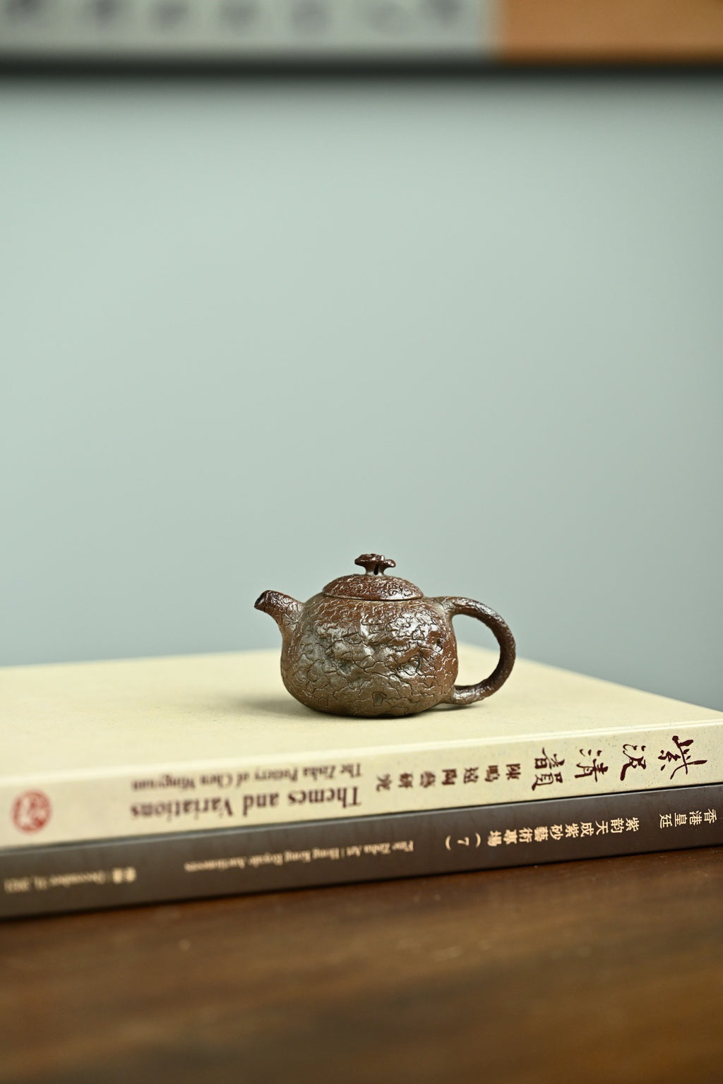 小供春·全手工/容量70cc/段泥柴烧 掌中宝秀巧简约，胎面斑驳纹理寓大千气象于其中