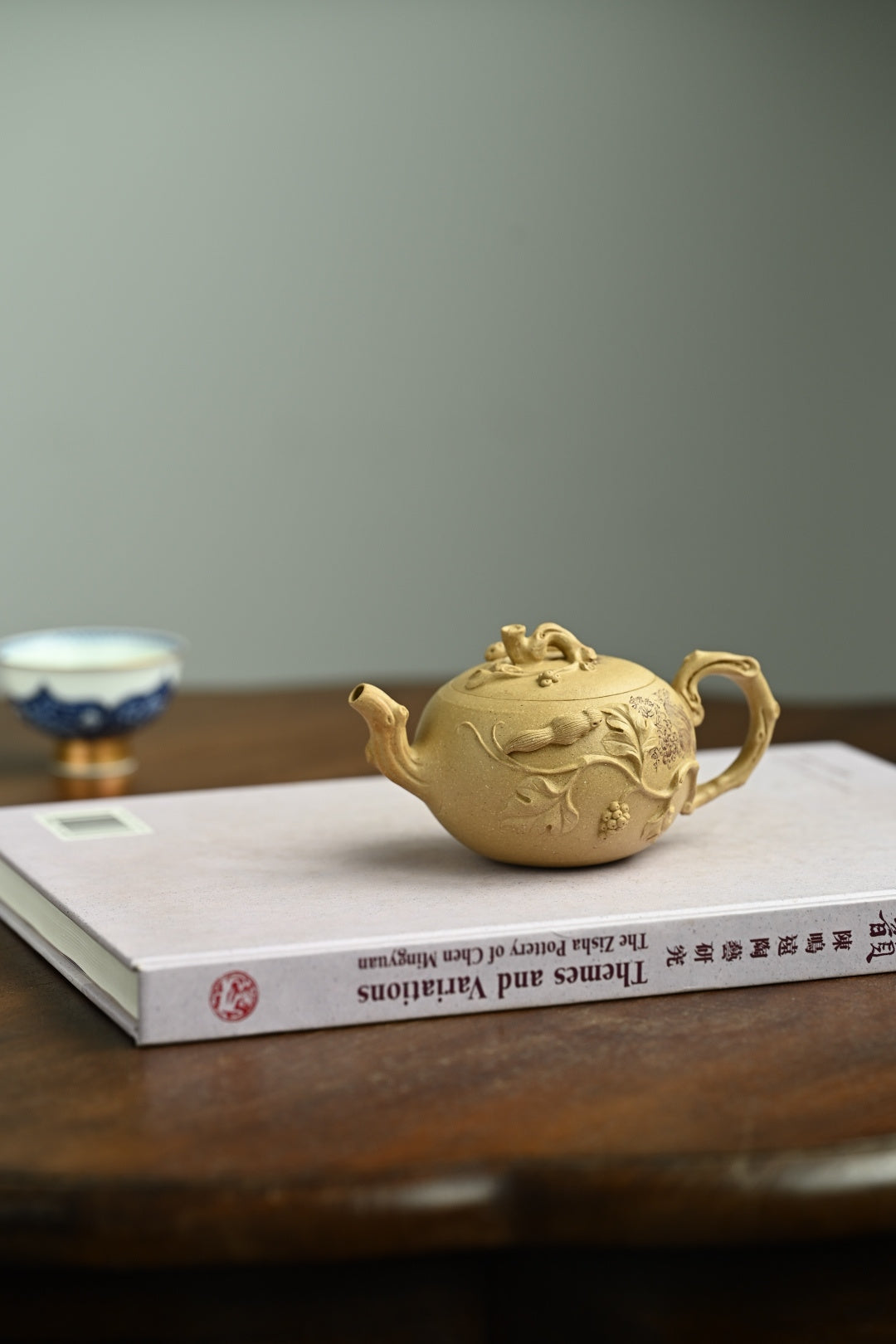松鼠葡萄·全手工/容量150cc/原矿本绿 松鼠，活泼可爱，与葡萄一样，均有多子多孙的寓意
