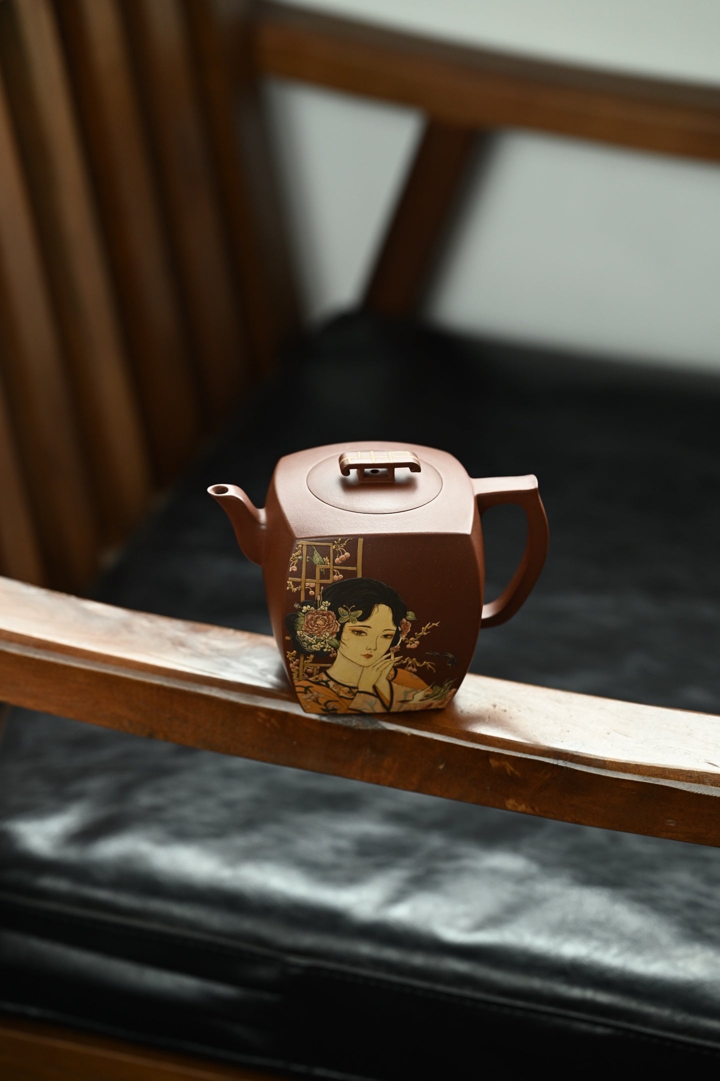 佳人·全手工 /容量370cc/原矿底槽清 壶身张弛有度，开阖得宜