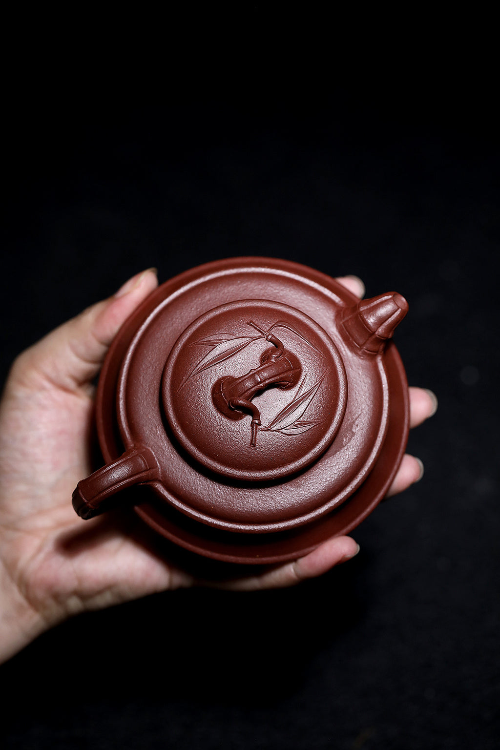 【扁竹鼎】 泥料：桃花泥 容量：130cc 作者：蒋鹏
