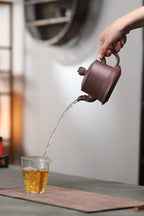 【龙珠】 制壶：莫顺仙（国家级工艺美术师） 泥料：原矿紫泥 容量：430cc    孔数：9孔