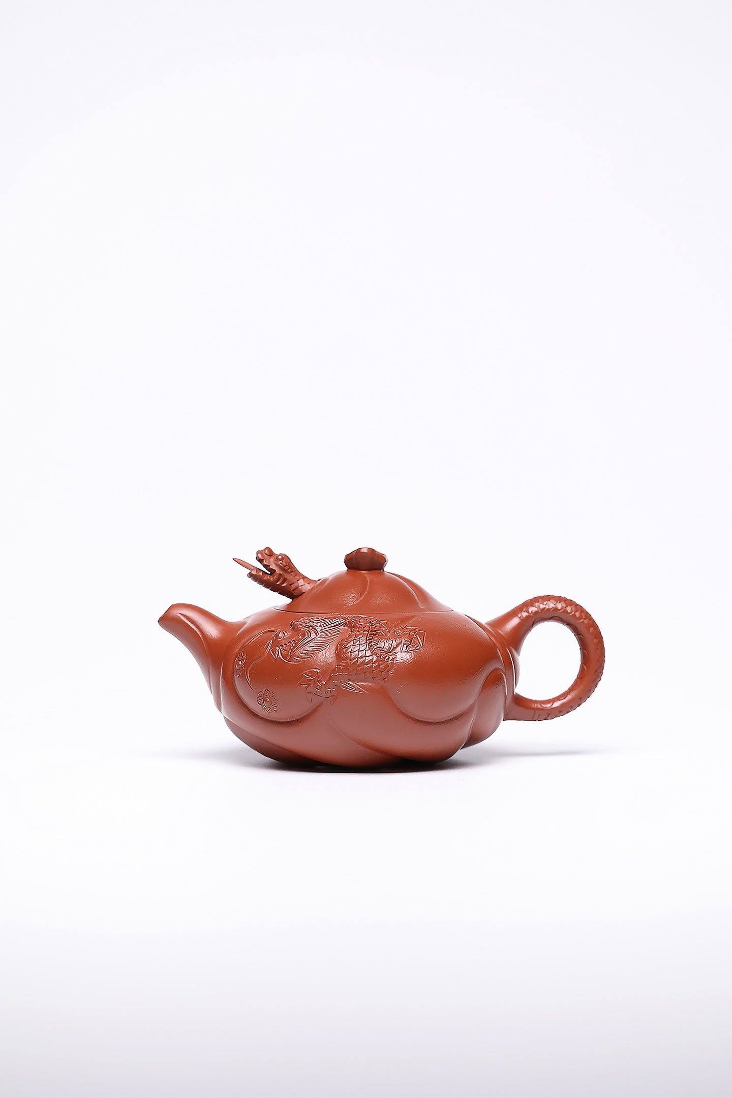 双省名人经典之作【鱼化龙】 泥料：极品大红袍 容量：220cc 作者：韩小虎 研究员级高级工艺美术师