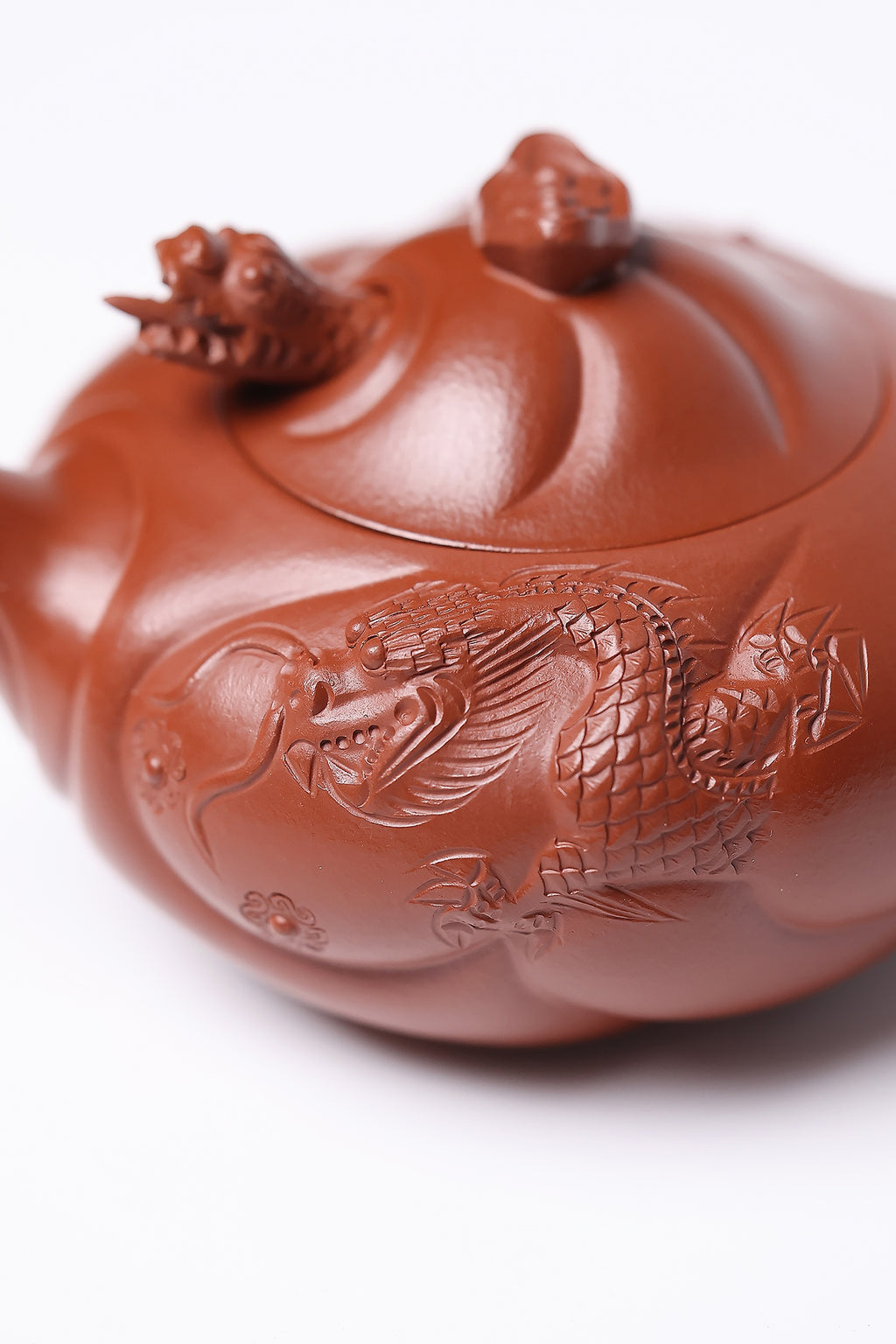 双省名人经典之作【鱼化龙】 泥料：极品大红袍 容量：220cc 作者：韩小虎 研究员级高级工艺美术师