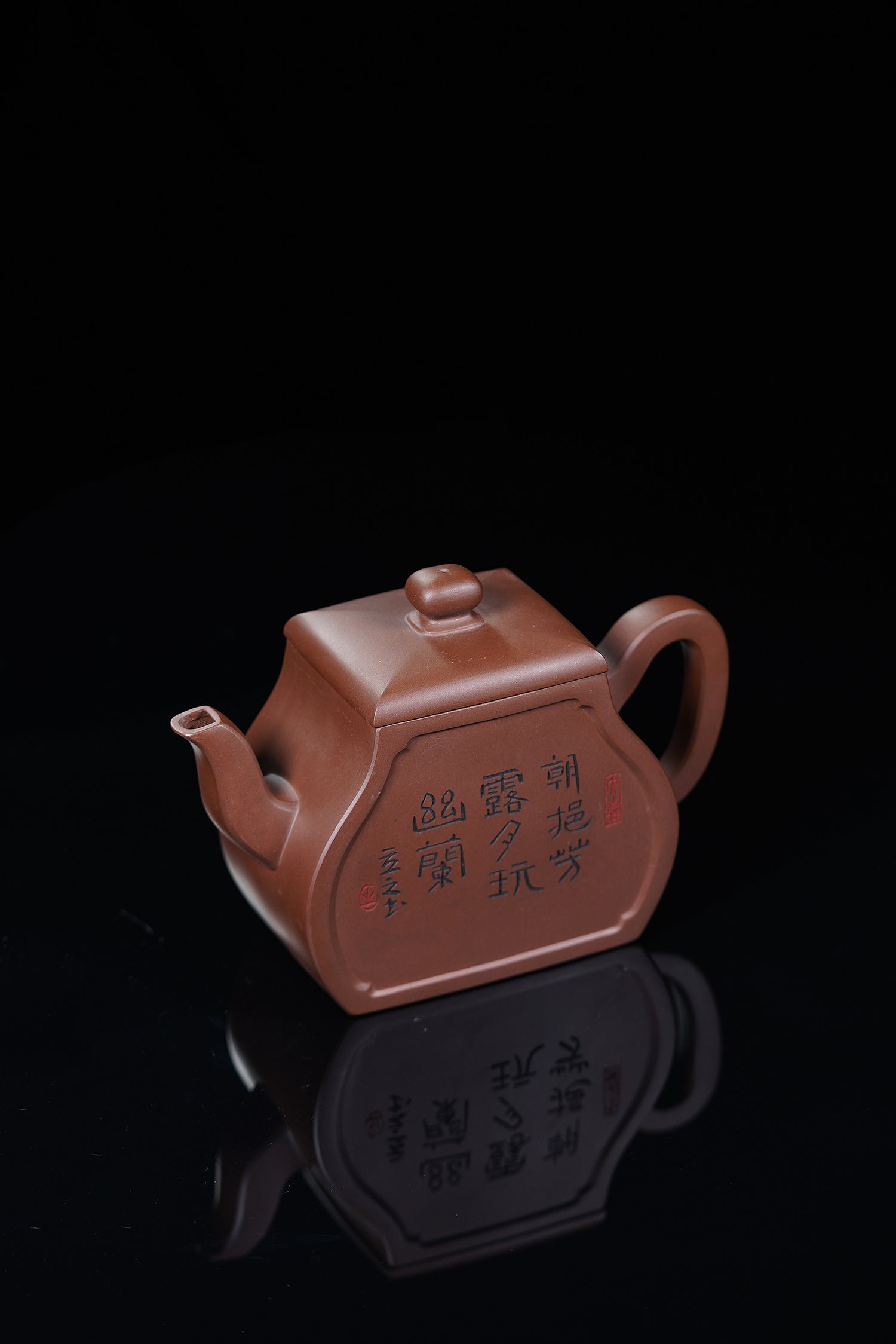 储立之大师传世典藏重器《四方玉扇壶》是礼藏双宜首选的高端艺术品！  ——原矿优质 文革紫泥·500cc