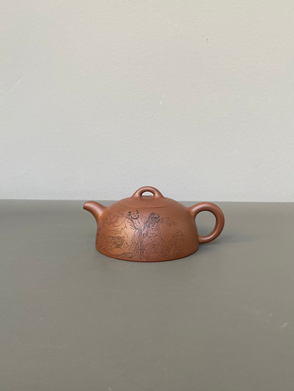 李峰臻品《半月壶》礼藏双绝 传世雅器——原矿优质老紫泥·180cc ——国大师吴鸣高徒·李峰亲工