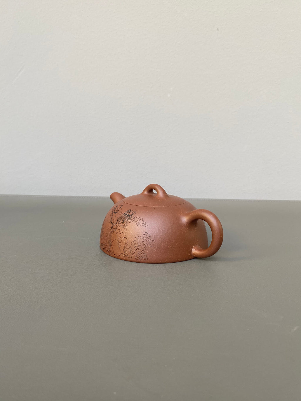 李峰臻品《半月壶》礼藏双绝 传世雅器——原矿优质老紫泥·180cc ——国大师吴鸣高徒·李峰亲工