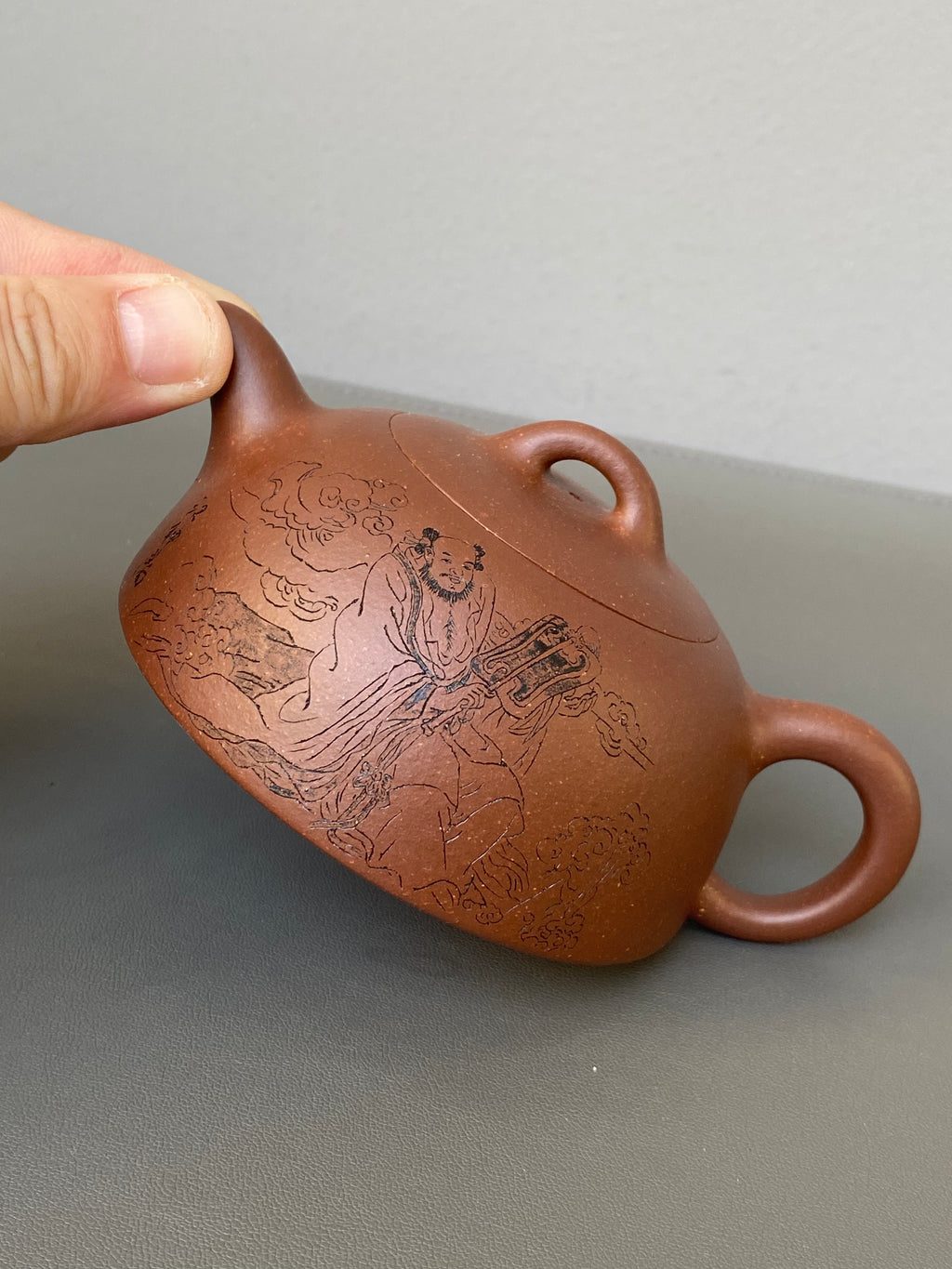 李峰臻品《半月壶》礼藏双绝 传世雅器——原矿优质老紫泥·180cc ——国大师吴鸣高徒·李峰亲工