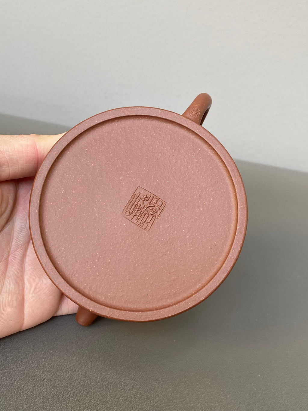 李峰臻品《半月壶》礼藏双绝 传世雅器——原矿优质老紫泥·180cc ——国大师吴鸣高徒·李峰亲工
