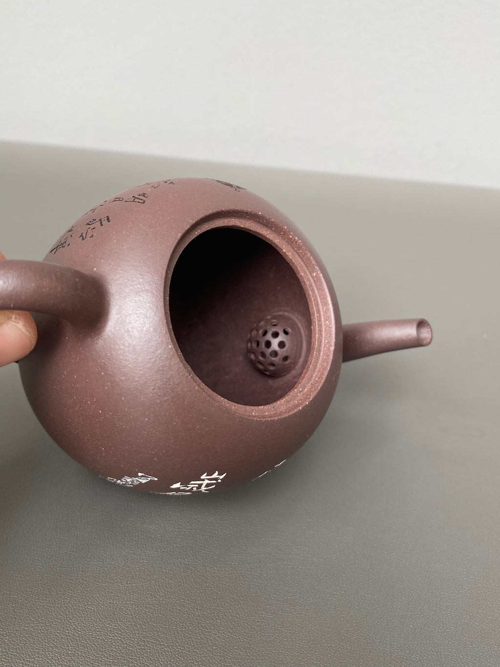 李峰臻品《美人肩壶》礼藏双绝 传世雅器——原矿优质老紫泥·230cc ——国大师吴鸣高徒·李峰亲工