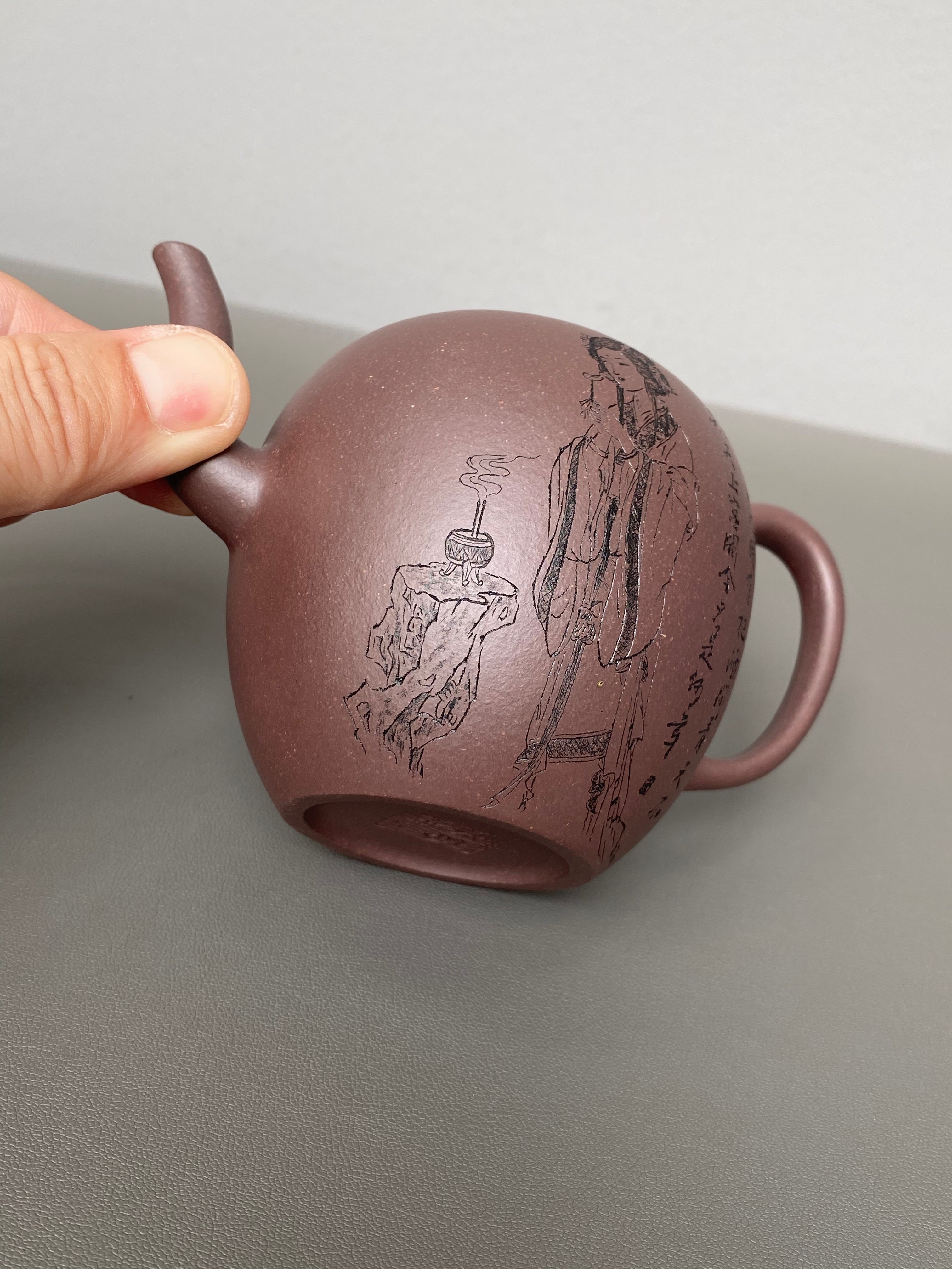 李峰臻品《美人肩壶》礼藏双绝 传世雅器——原矿优质老紫泥·230cc ——国大师吴鸣高徒·李峰亲工