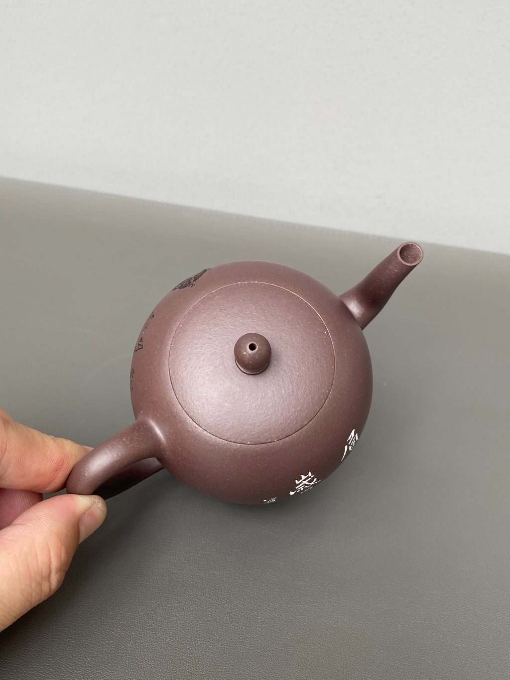 李峰臻品《美人肩壶》礼藏双绝 传世雅器——原矿优质老紫泥·230cc ——国大师吴鸣高徒·李峰亲工