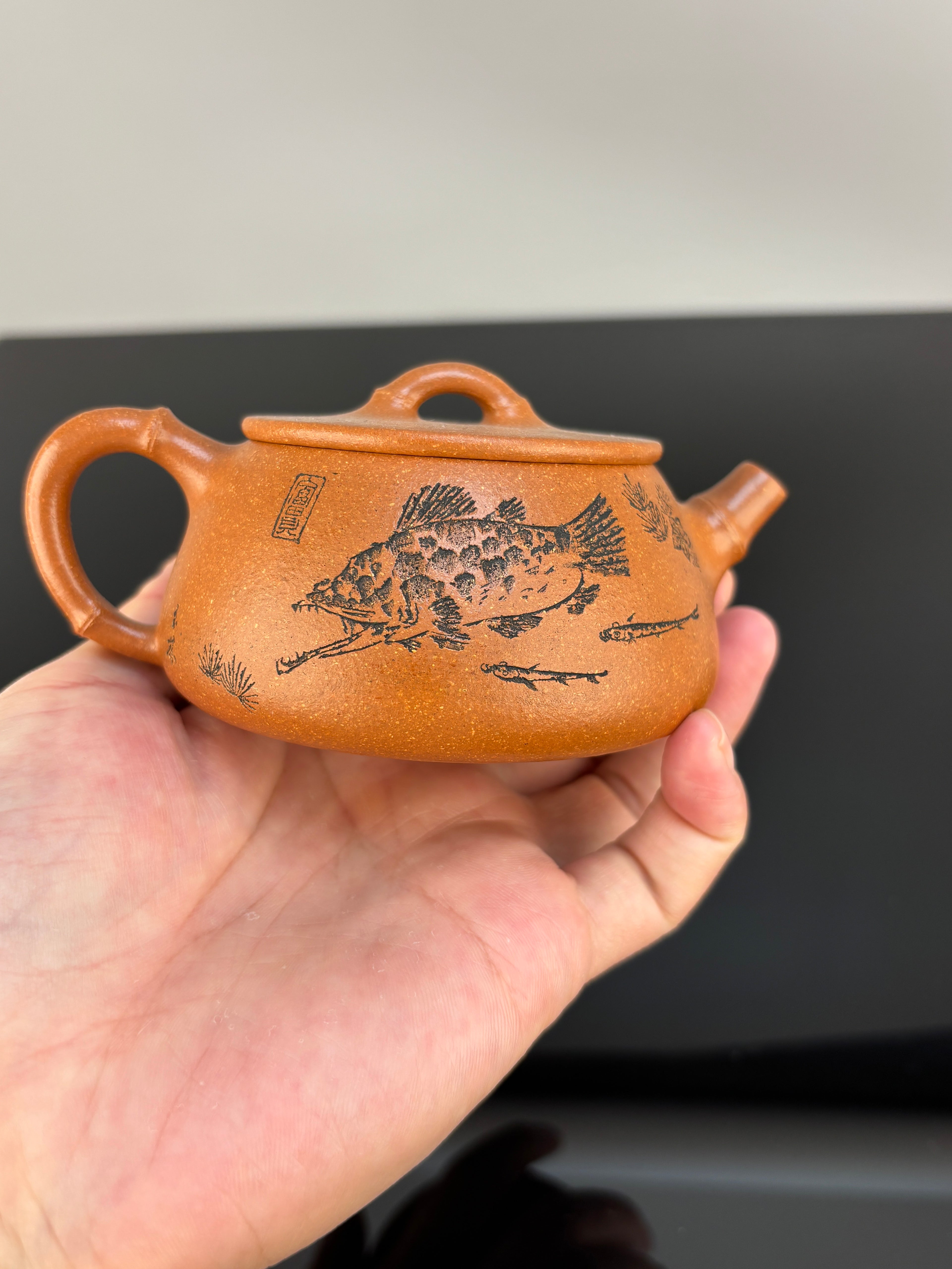 范泽锋高徒·邱爽紫砂潜力重器《竹节大口石瓢》—原矿优质金降坡·190cc
