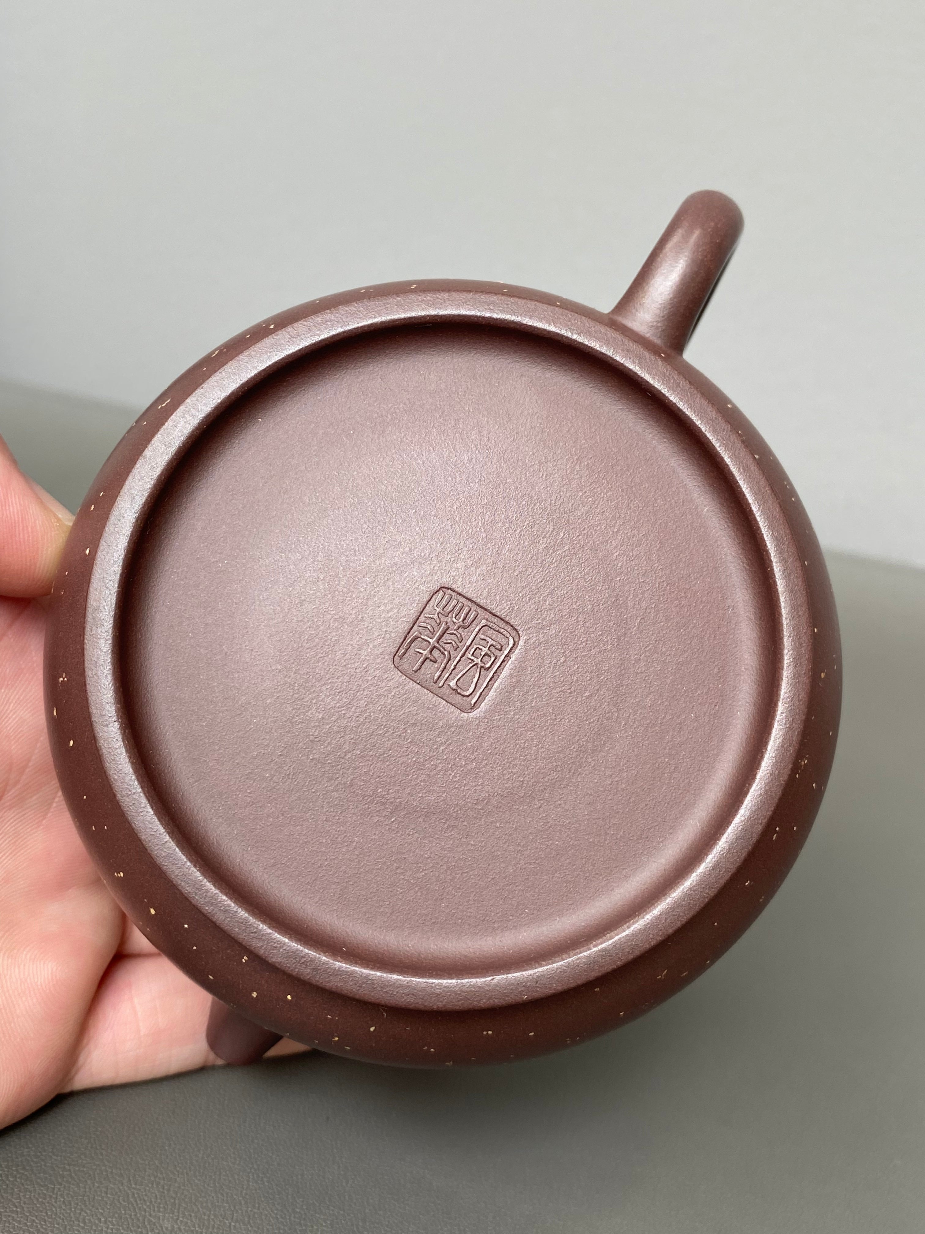 宜兴紫砂：原矿好工好料系列【守拙壶】 ——原矿优质紫泥铺砂·260cc ——紫砂艺术名家·宁辰（风华）