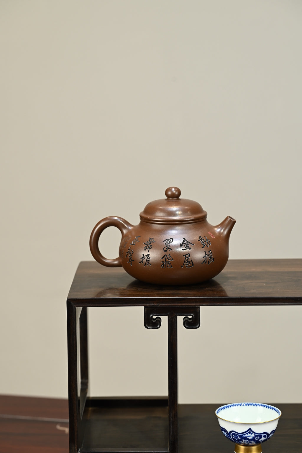 容天·全手工（省大师桑黎兵刻绘+双证书）/紫砂十二精英之首，省大师桑黎兵儿子桑崧杰作品容量380cc/特级紫泥