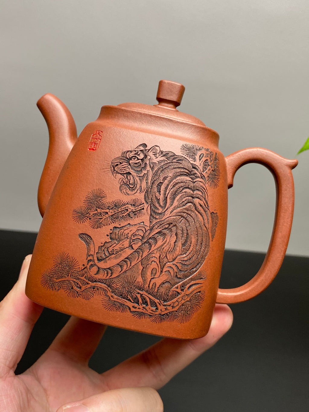 杨喜雨大师顶流臻品《高四方壶》十二生肖虎——原矿优质底槽清·350cc