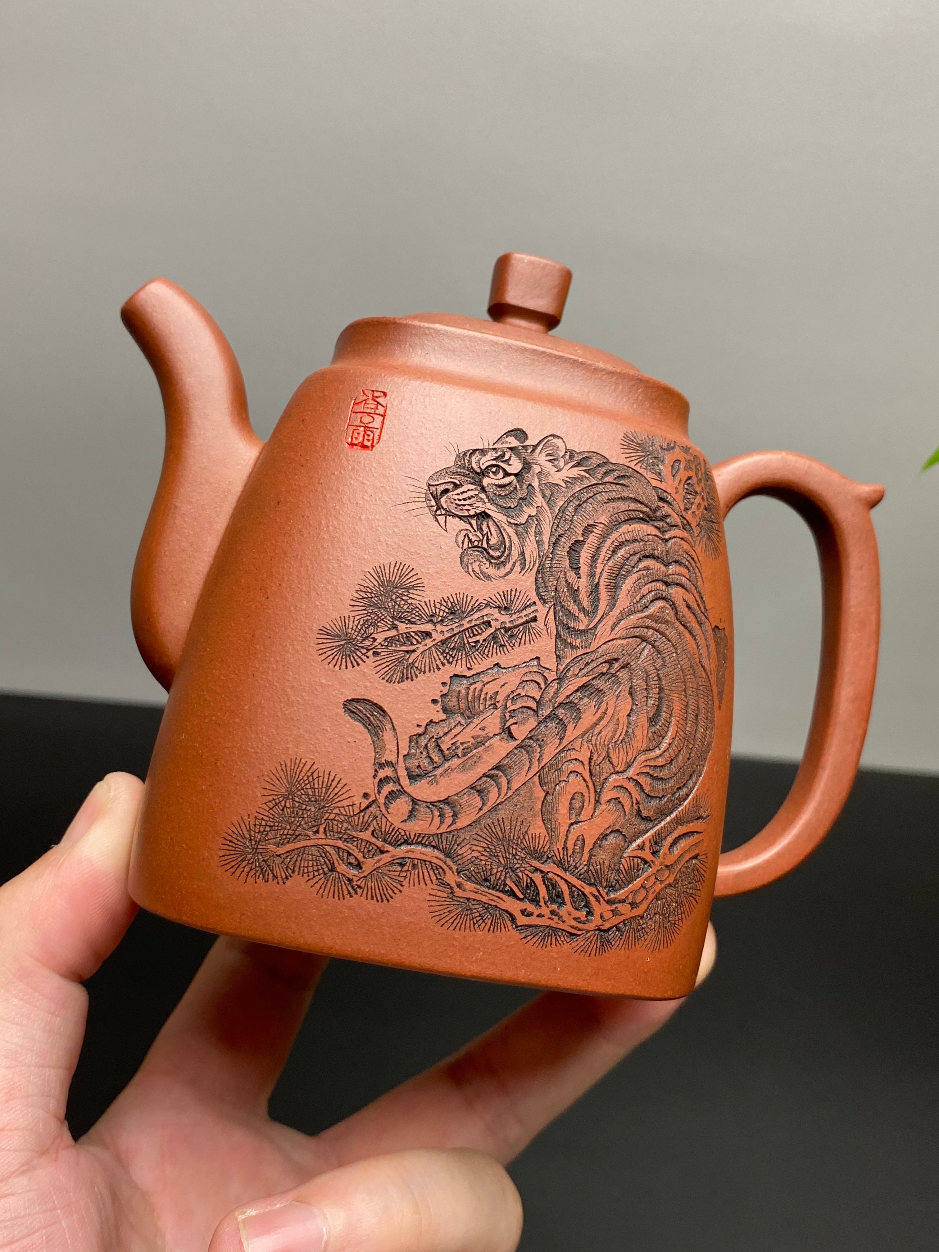 杨喜雨大师顶流臻品《高四方壶》十二生肖虎——原矿优质底槽清·350cc