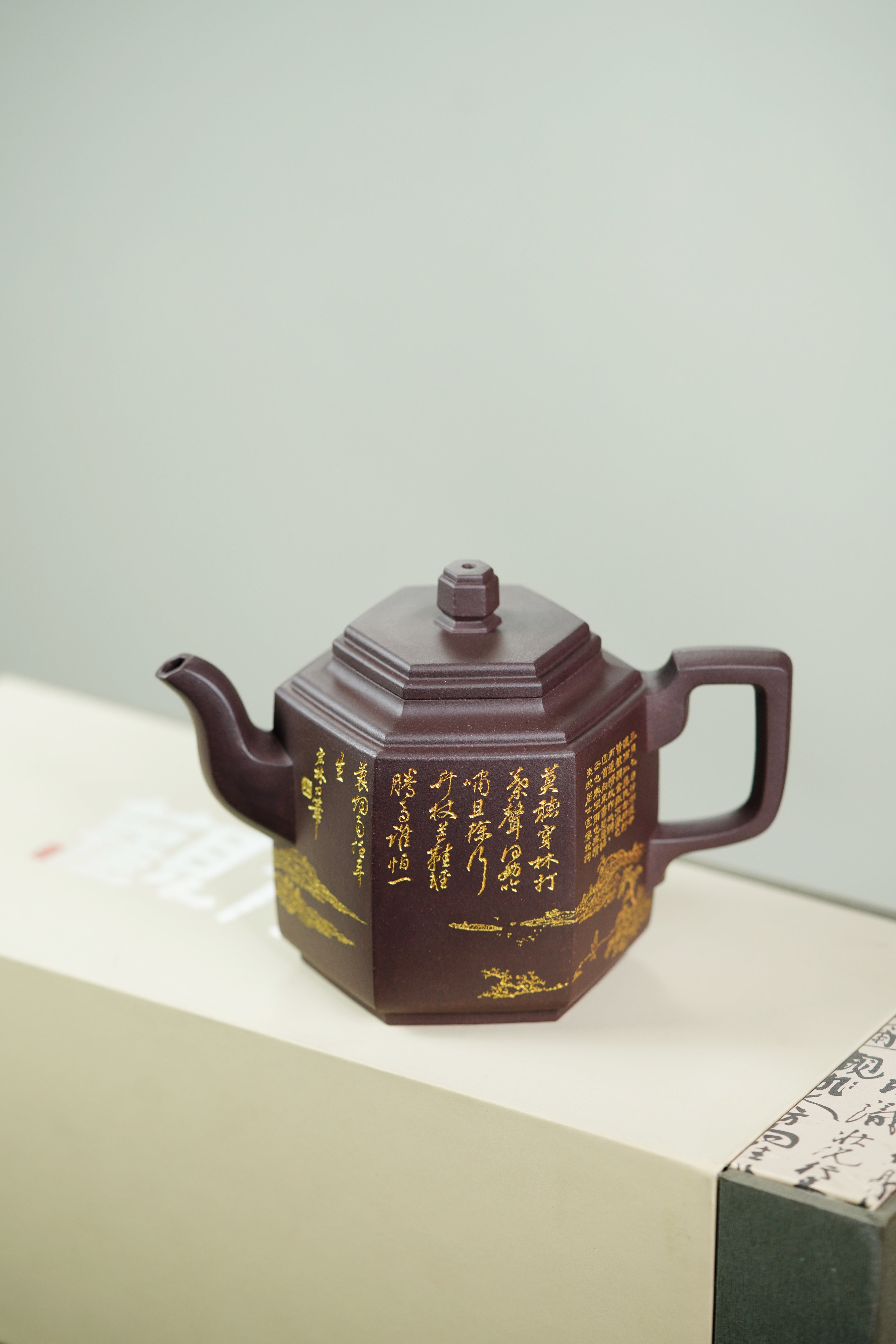 陈宏林大师传世巅峰臻品【高六方壶】收藏送礼·双绝重器——原矿优质老紫泥·400cc