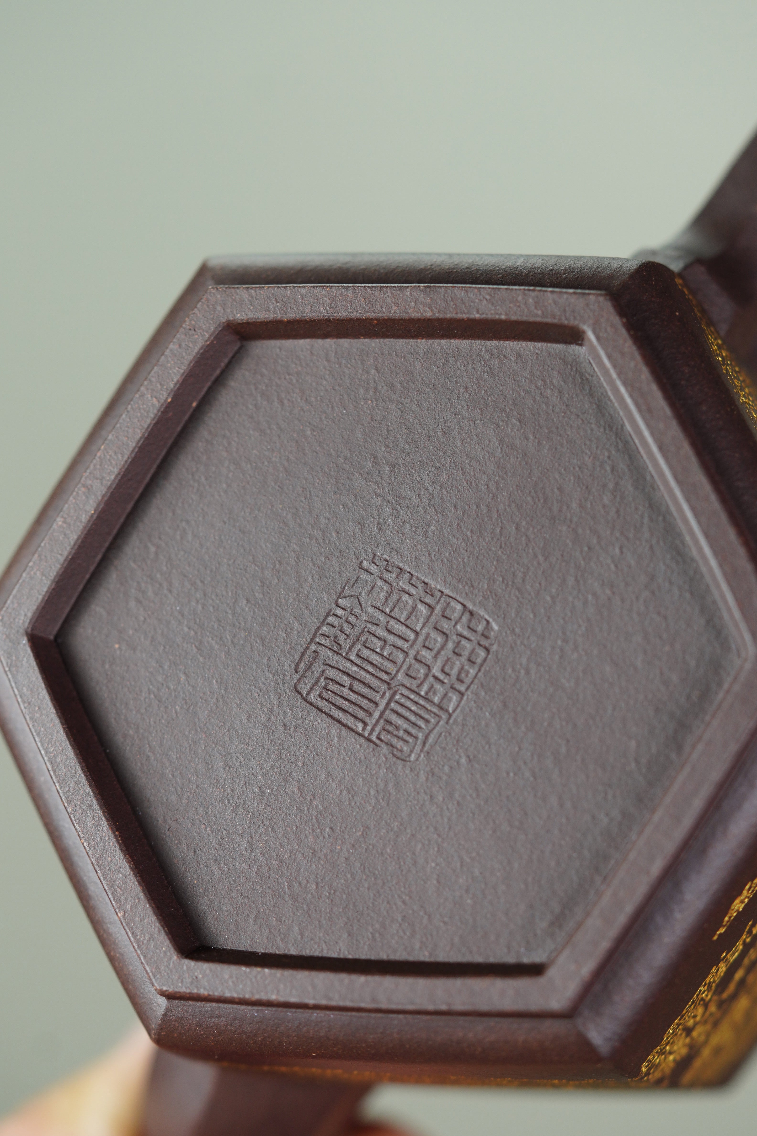 陈宏林大师传世巅峰臻品【高六方壶】收藏送礼·双绝重器——原矿优质老紫泥·400cc