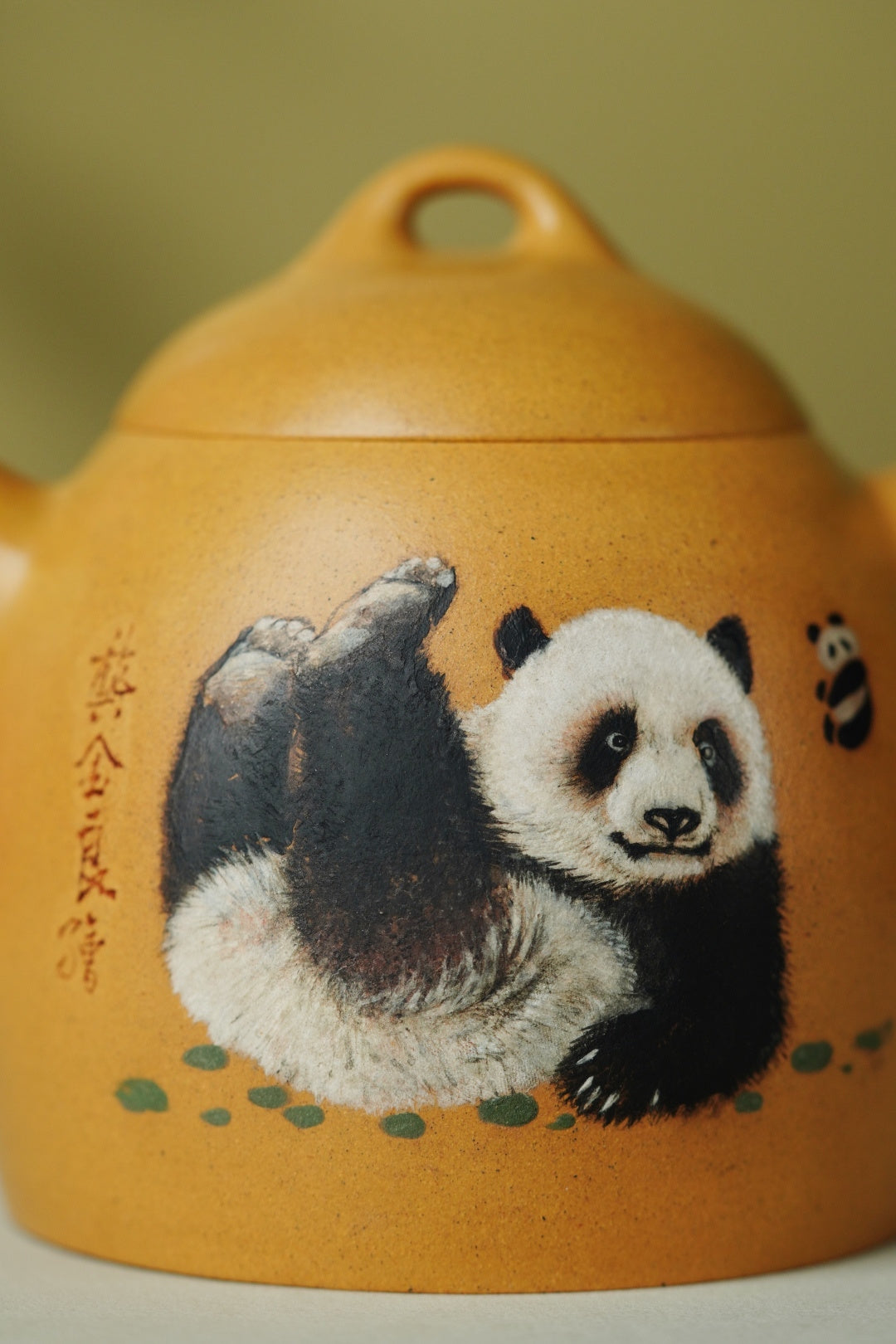 【稀世紫砂·国宝传世】龚金良大师绘国宝熊猫《秦权壶》原矿优质黄金段泥 380cc