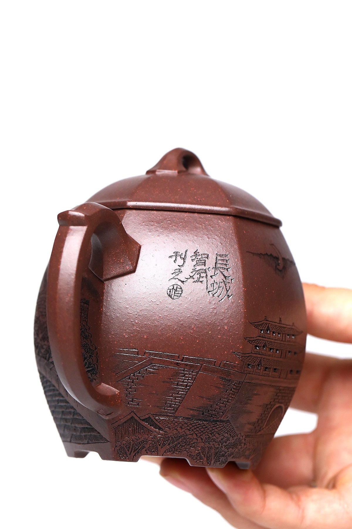 全手工精雕长城·同系列拍卖9.7万《六方宫灯壶》潜力无限·极具收藏价值重器！  ——原矿优质深井老紫泥·260cc