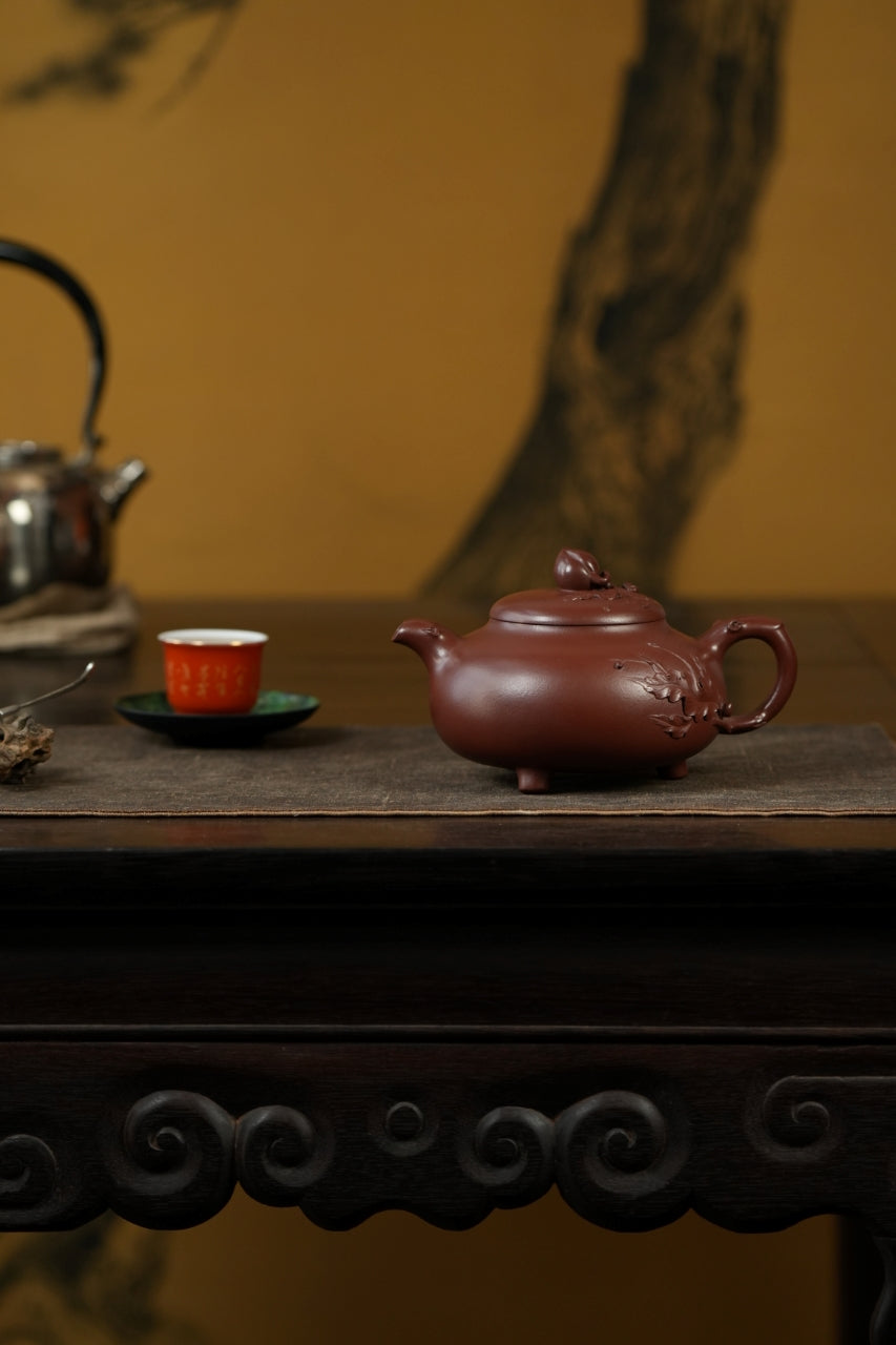 百年传承 紫砂世家｜大生壶第四代嫡传·省大师范秀芳臻品《三足雪桃壶》——原矿优质紫朱砂·350cc（入册款代表作）