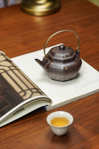 紫砂界80后方器巨匠巅峰臻品《拙朴提梁壶》甄选原矿优质纯紫老泥·400cc，料工合一、品质顶级