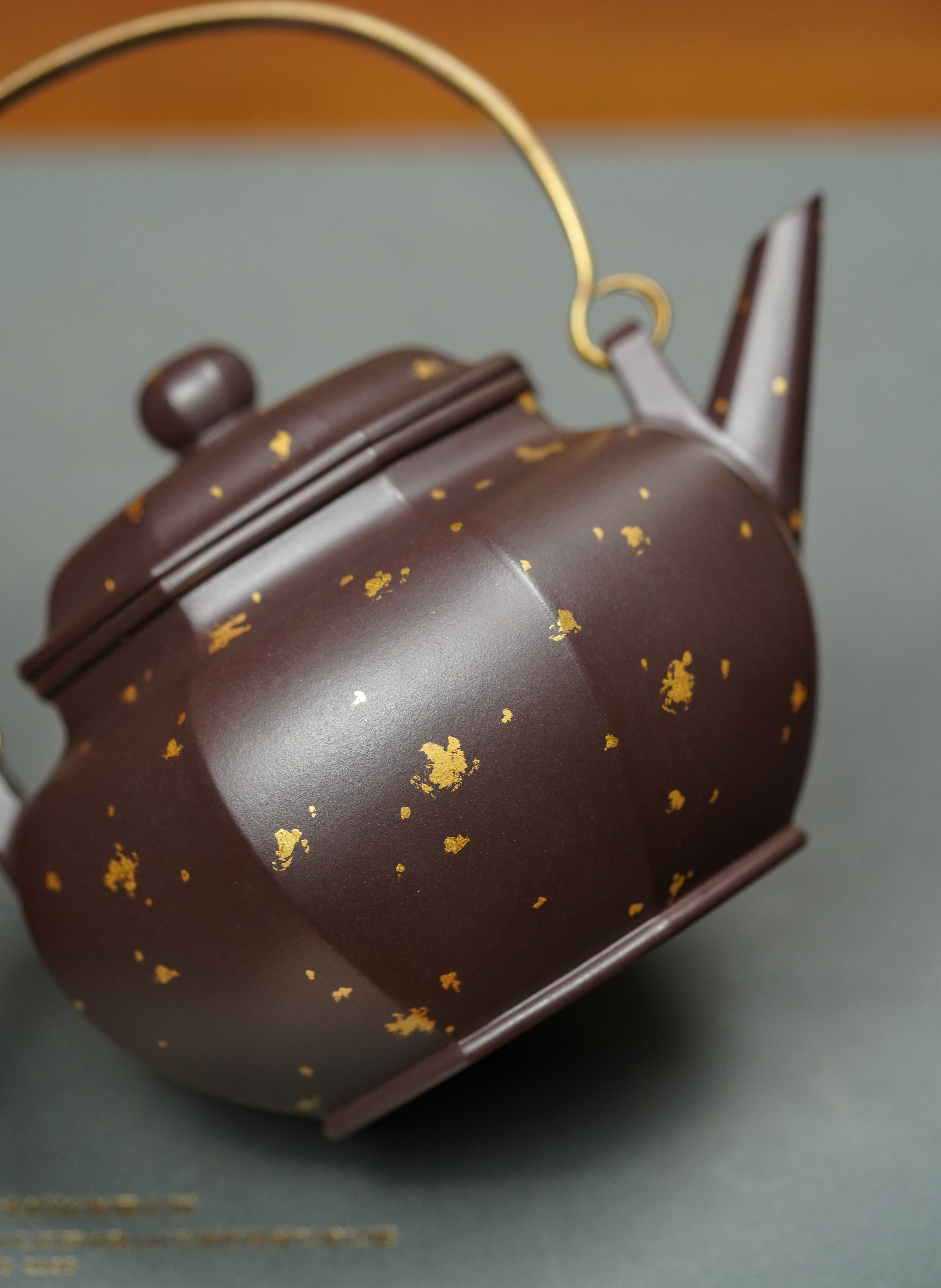 紫砂界80后方器巨匠巅峰臻品《拙朴提梁壶》甄选原矿优质纯紫老泥·400cc，料工合一、品质顶级
